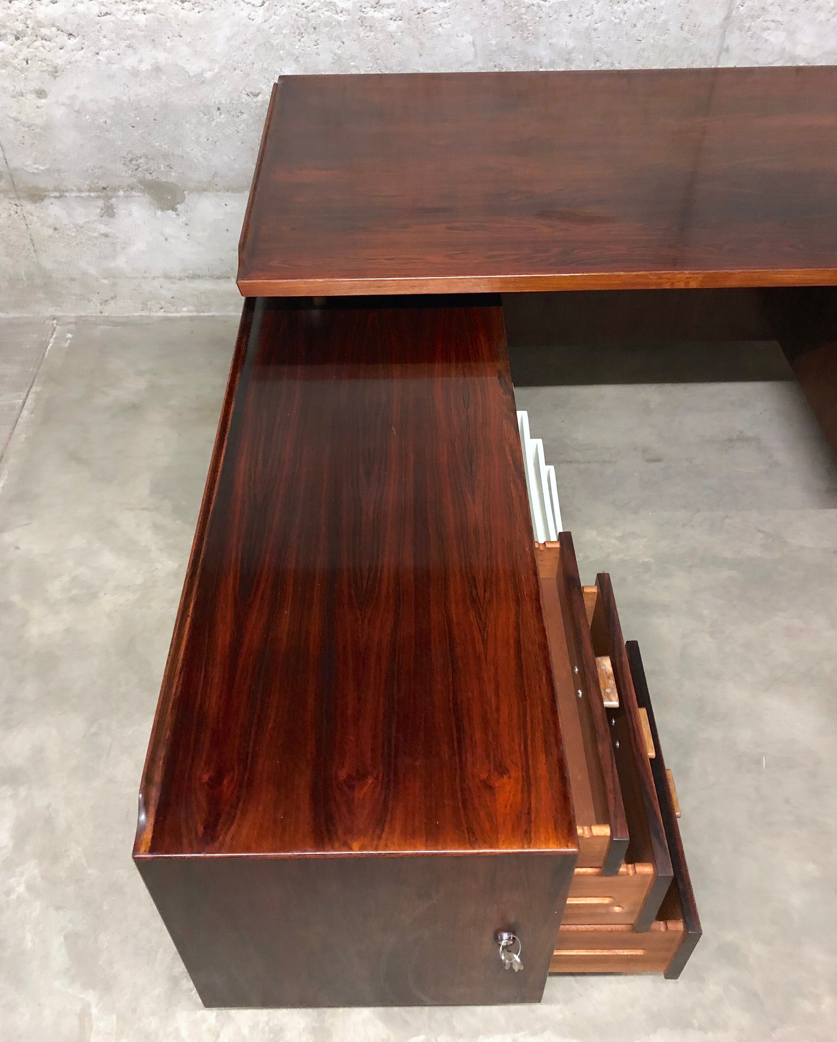 Executive desk in rosewood by Arne Vodder for Sibast Møbler