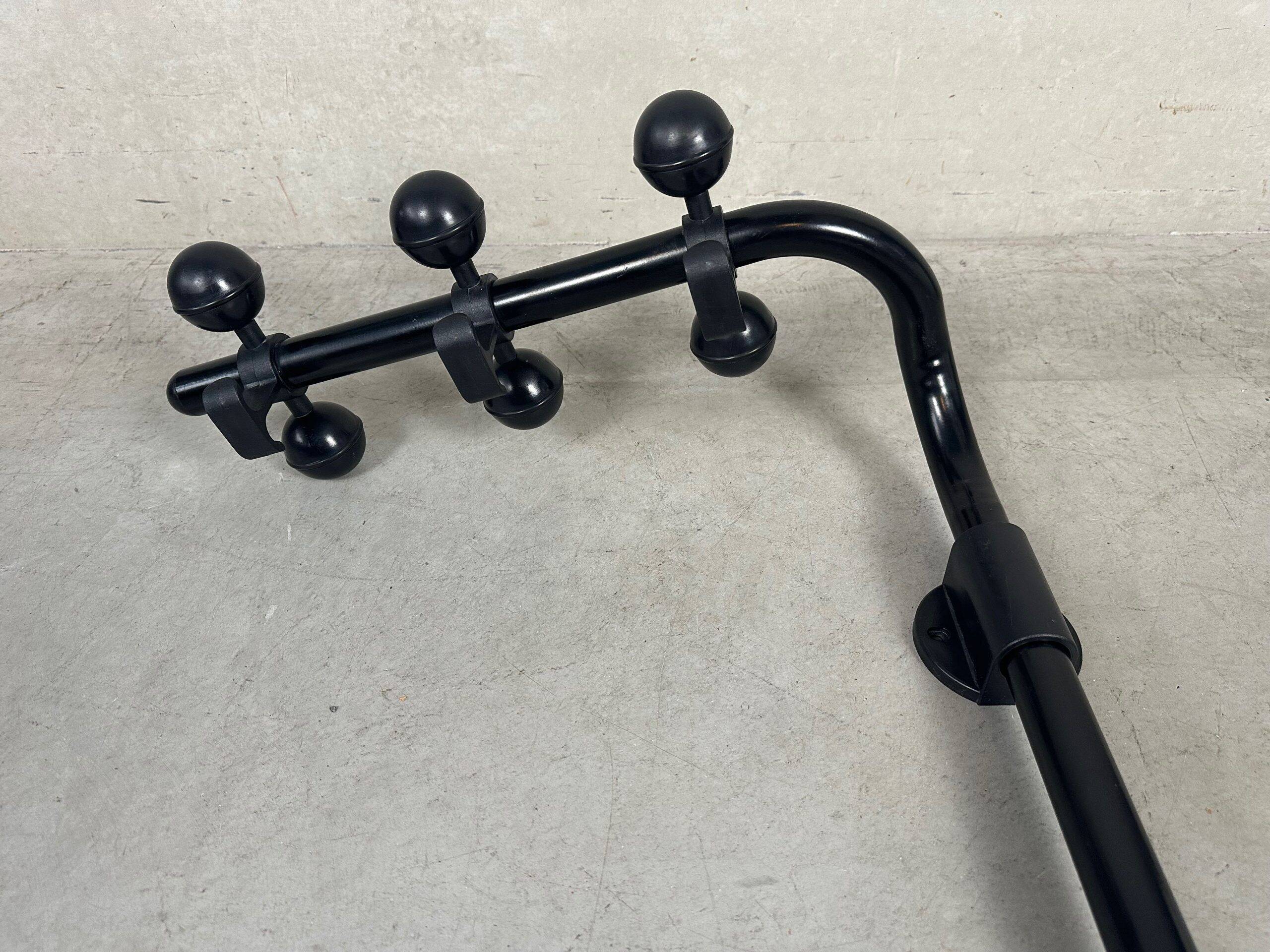 Design Giro wall coat rack – Magis – 1978