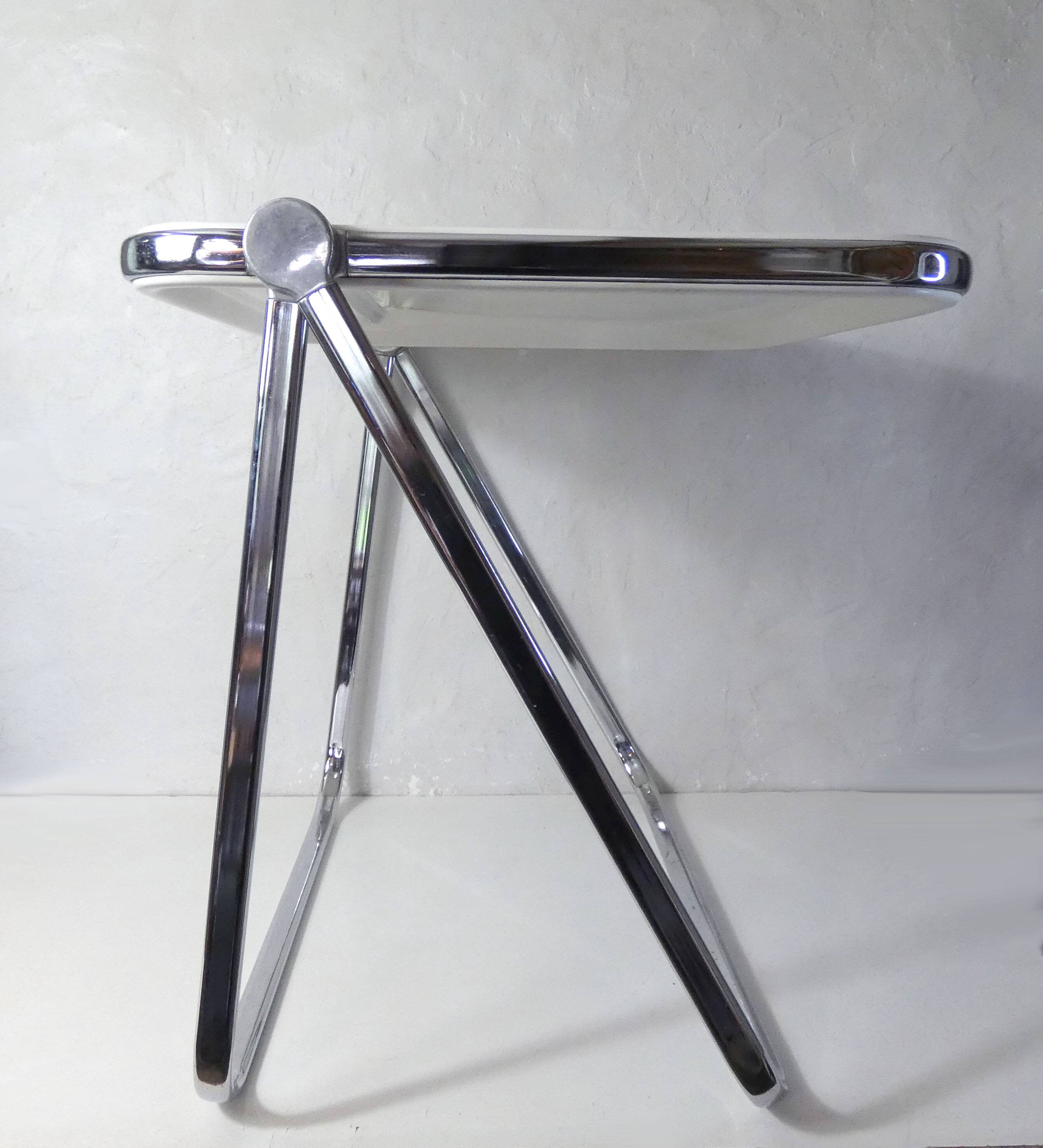 plato folding table by Giancarlo Piretti for Anonima Castelli Italy 1970