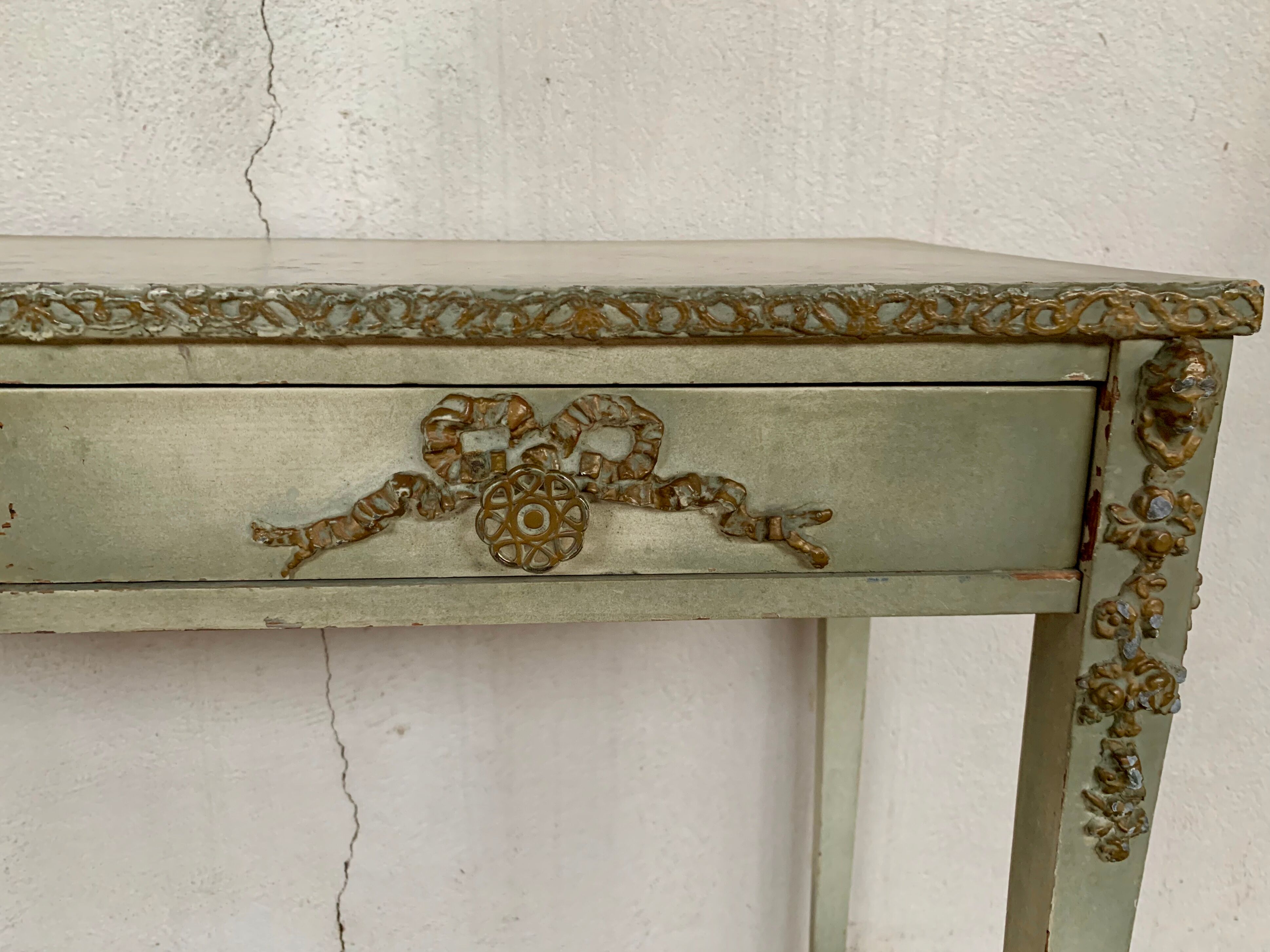 Console, Louis XVI style in pine with original grey patina