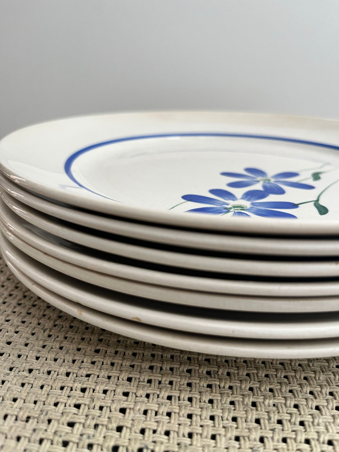 7 dinner plates