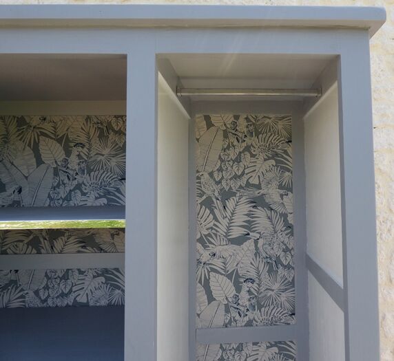 Cloakroom furniture or entrance furniture with plenty of storage space – wardrobe side, shelf side