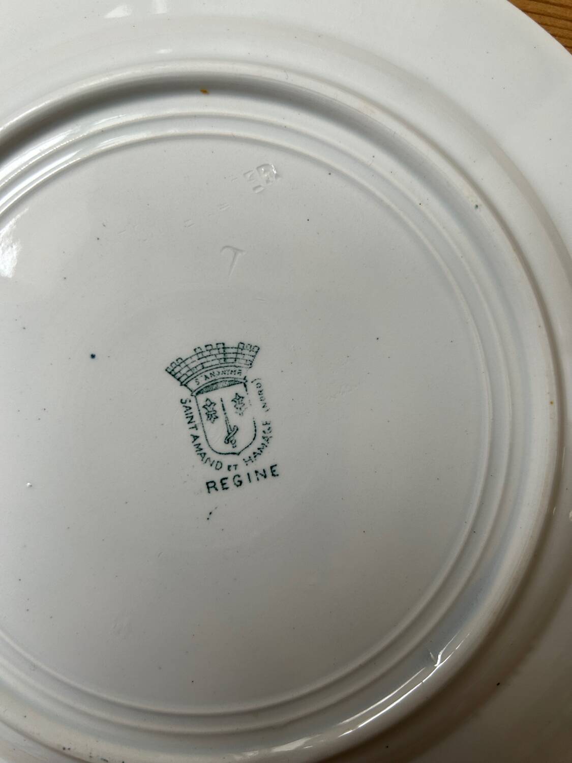 Set of 6 old Terre de Fer flat plates