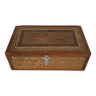 Box in various wood marquetry – early twentieth