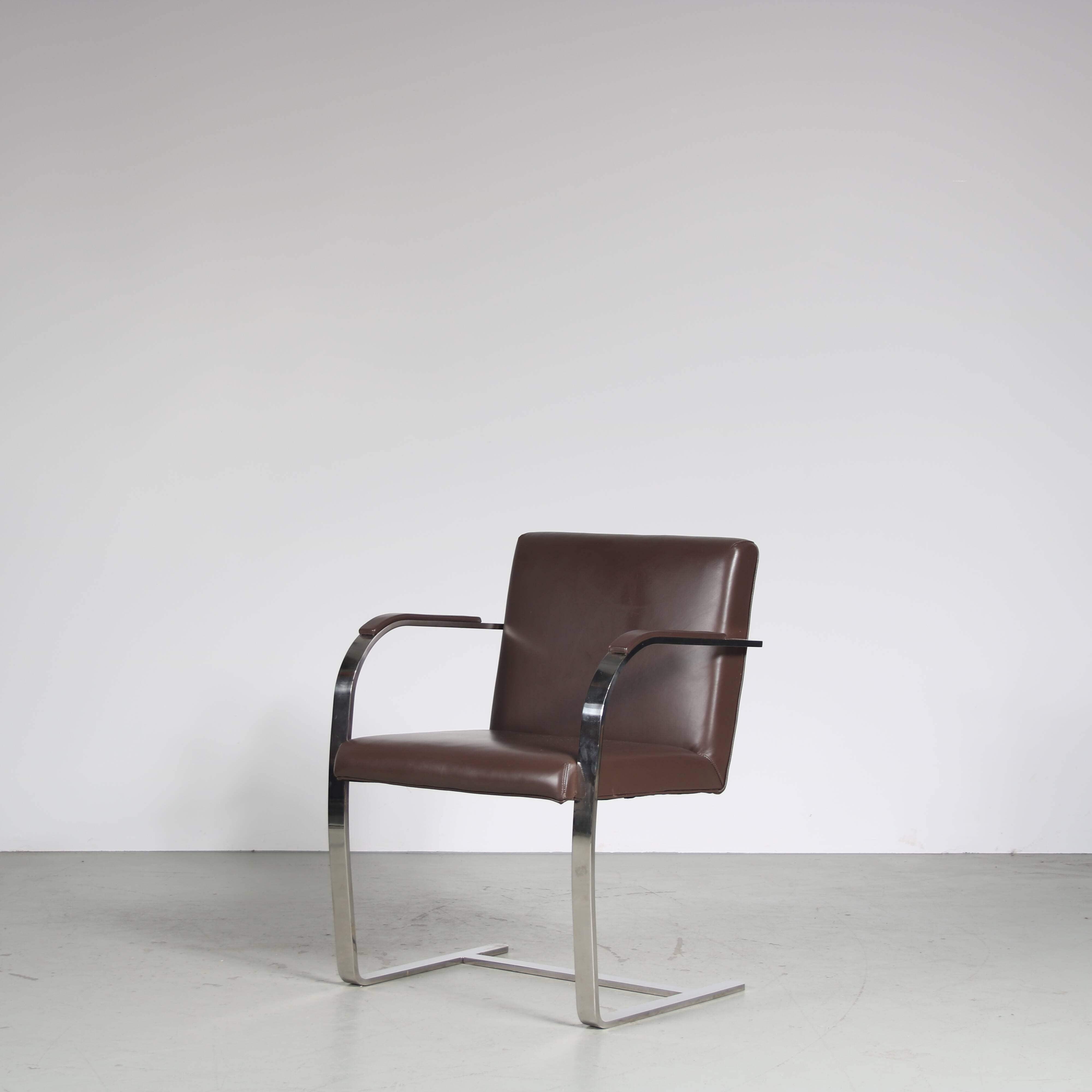 Paire de chaises « BRNO » des années 1970, Italie