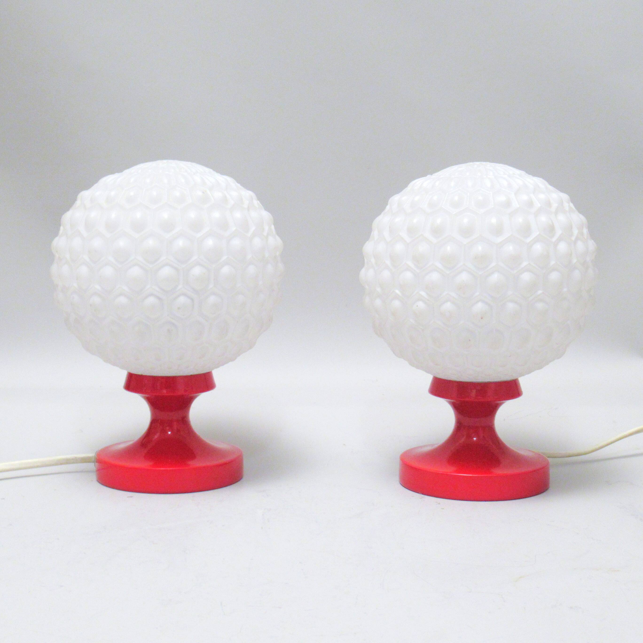 Paire de lampes boule rouge années 70