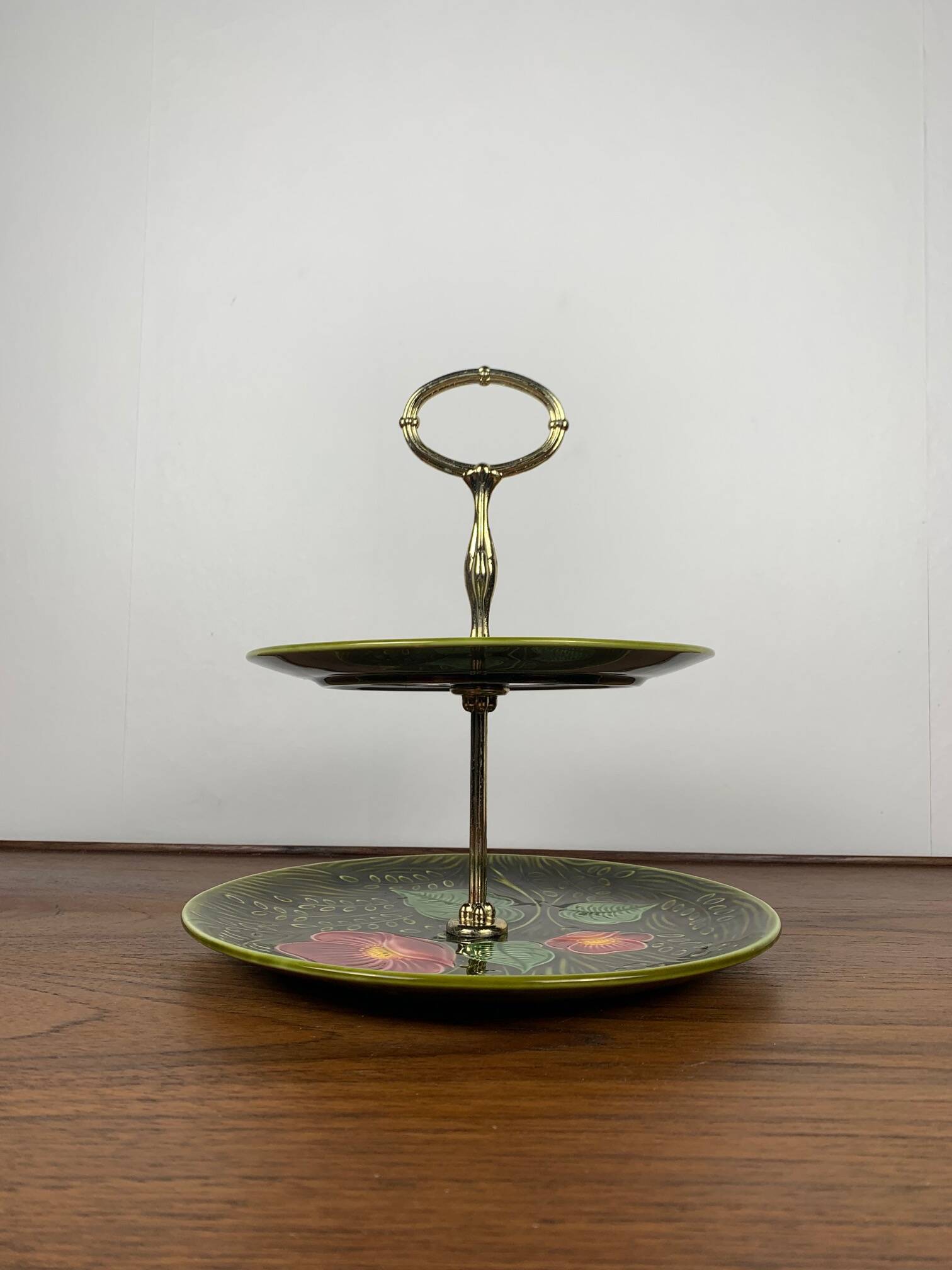 2-tiered majolica server/tray, Sarreguemines, early 20th century