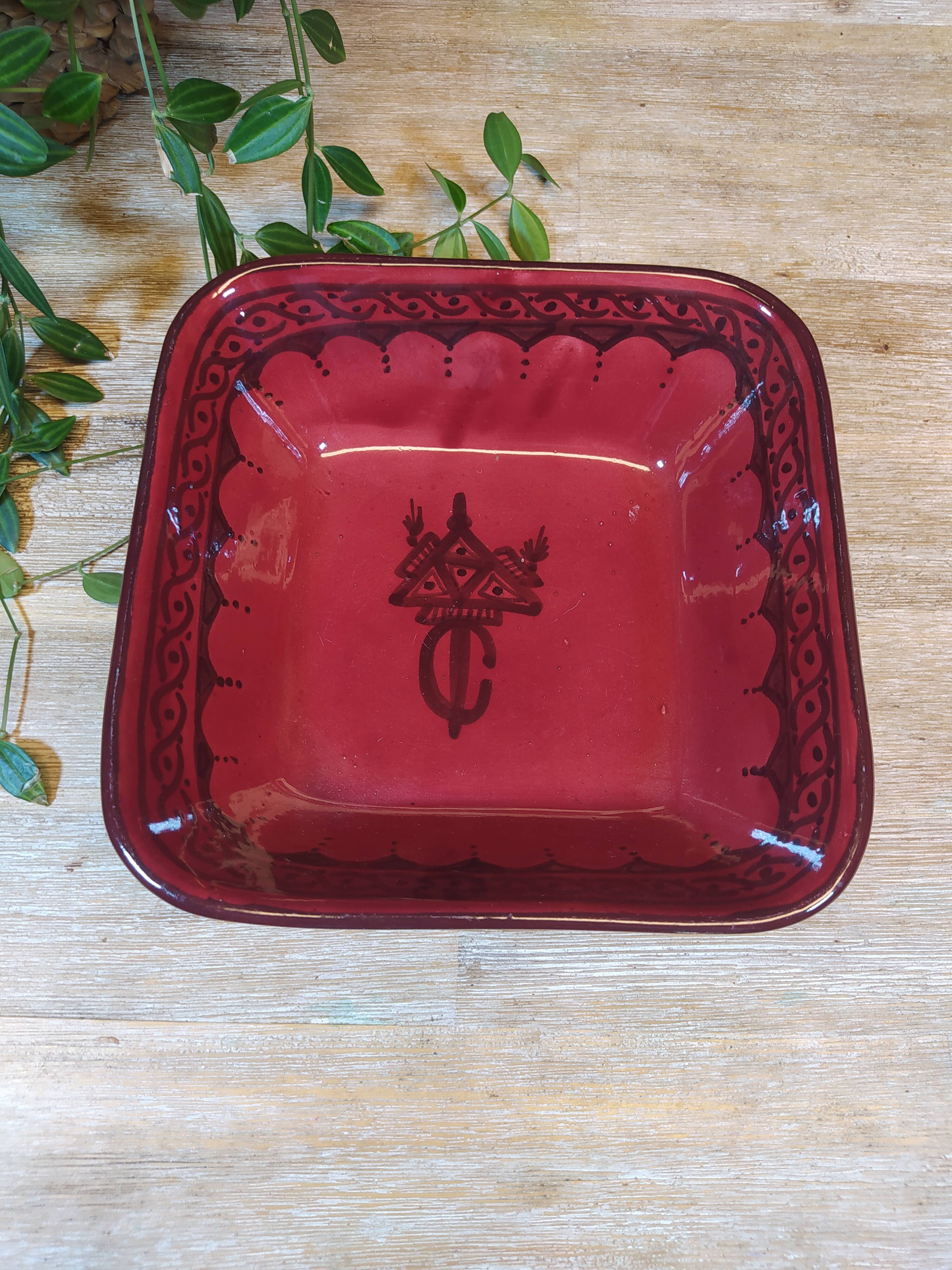 Set of 3 red salad bowls