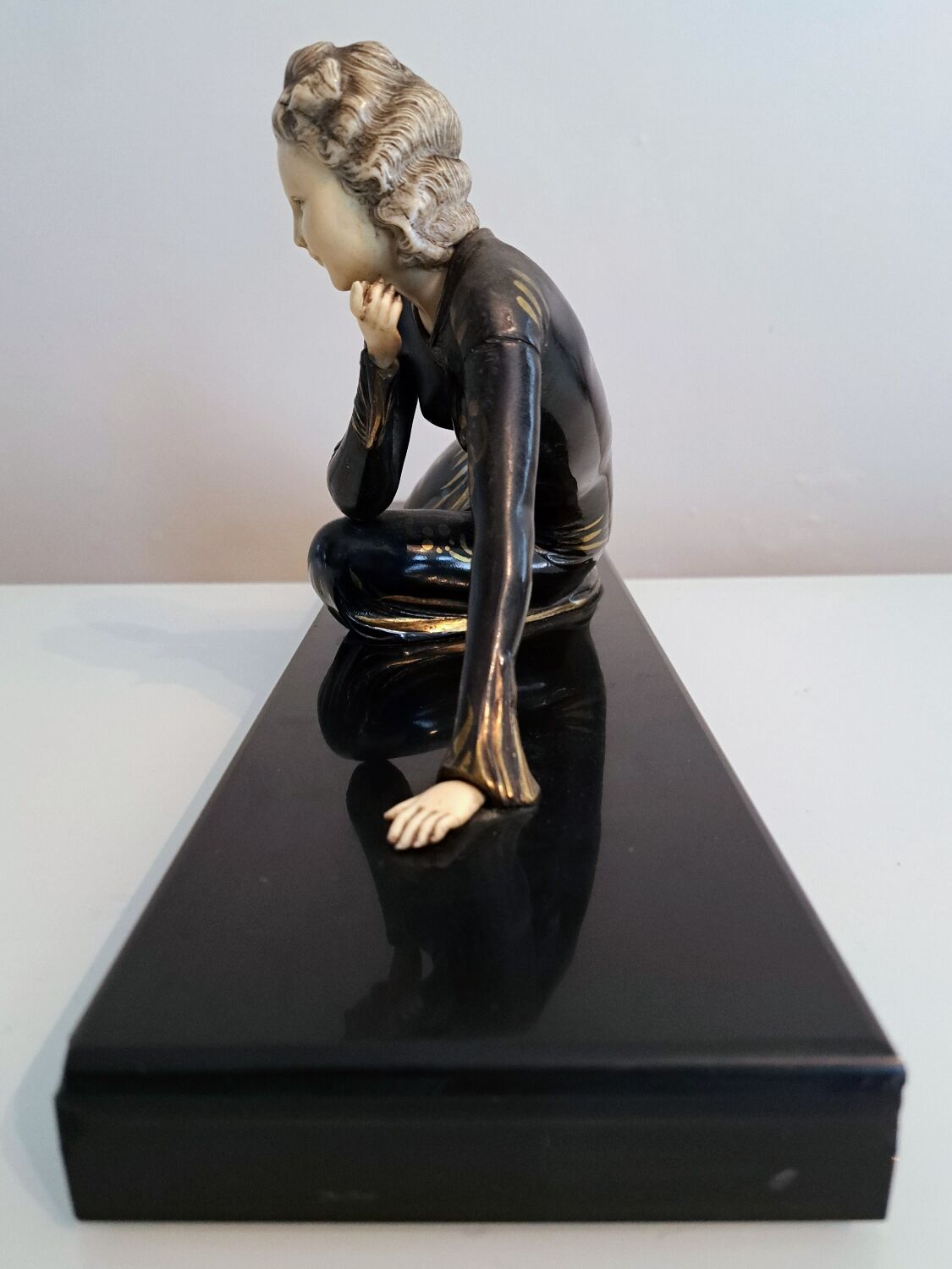 Chryselephantine sculpture signed Meneville