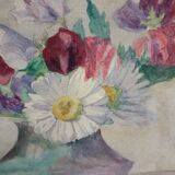 Bouquet of daisies and scent peas