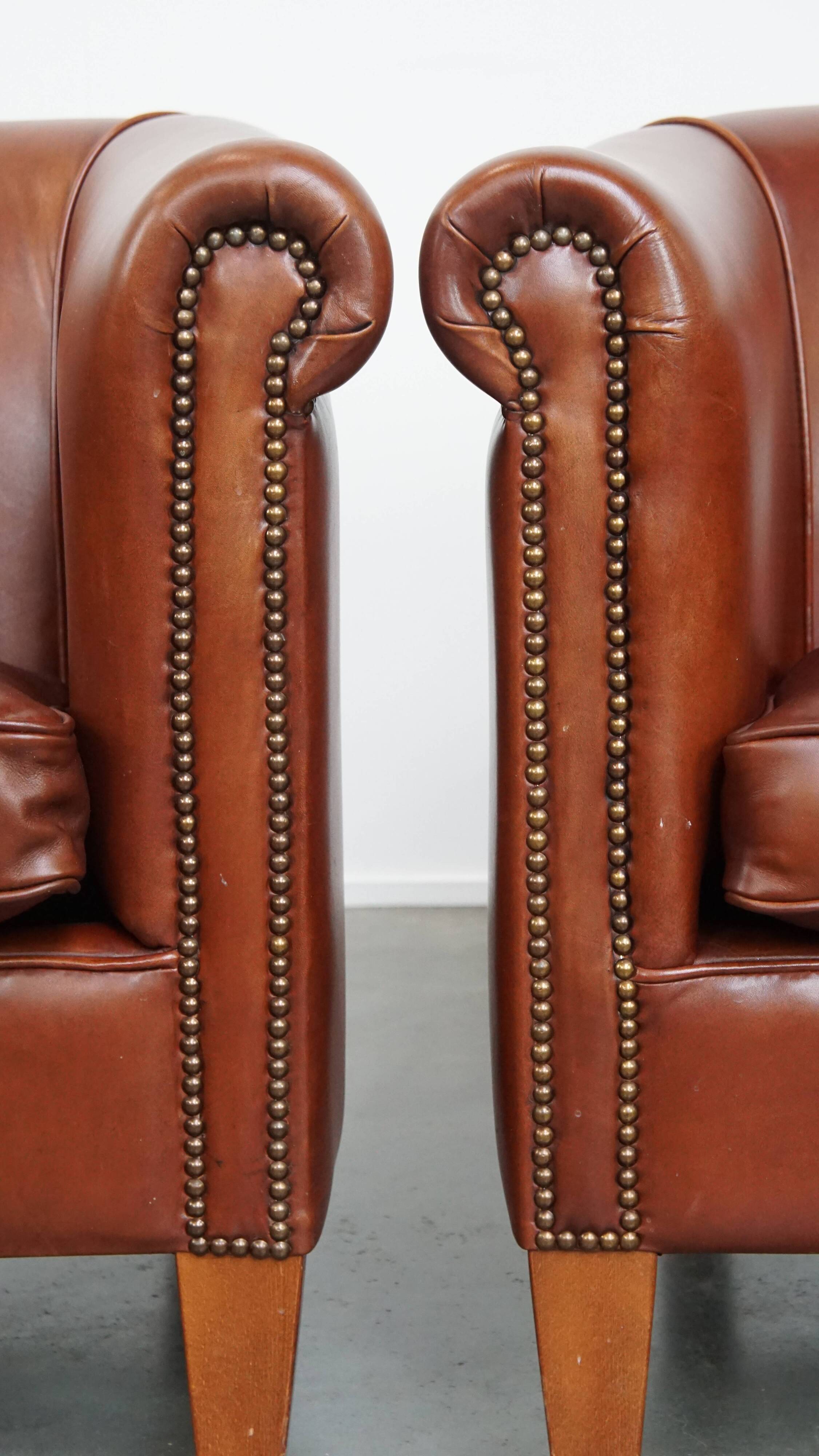 Set of 2 Club Chairs Made from Cowhide Leather