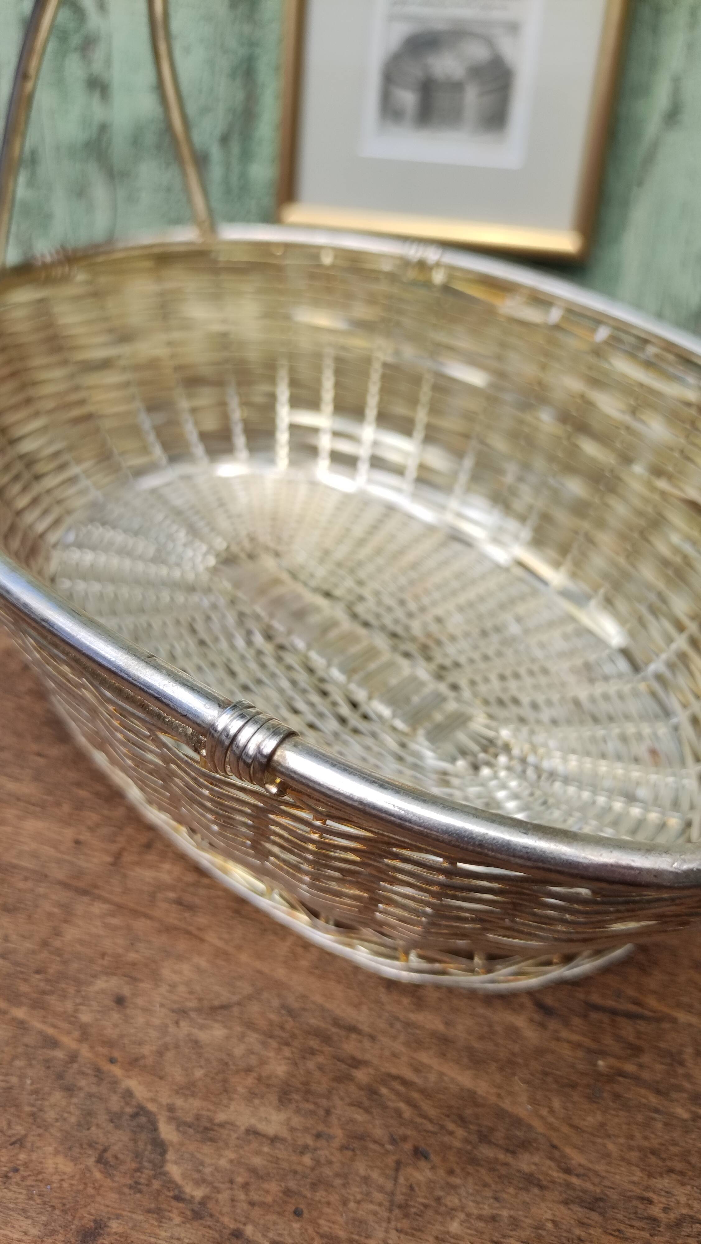 Vintage basket in silver metal