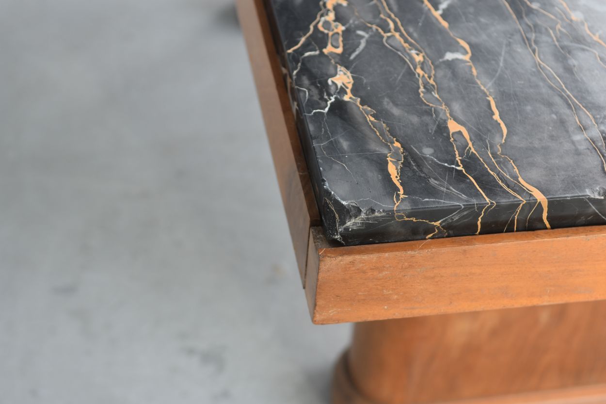 Dining room table 1940 rosewood tray in portr