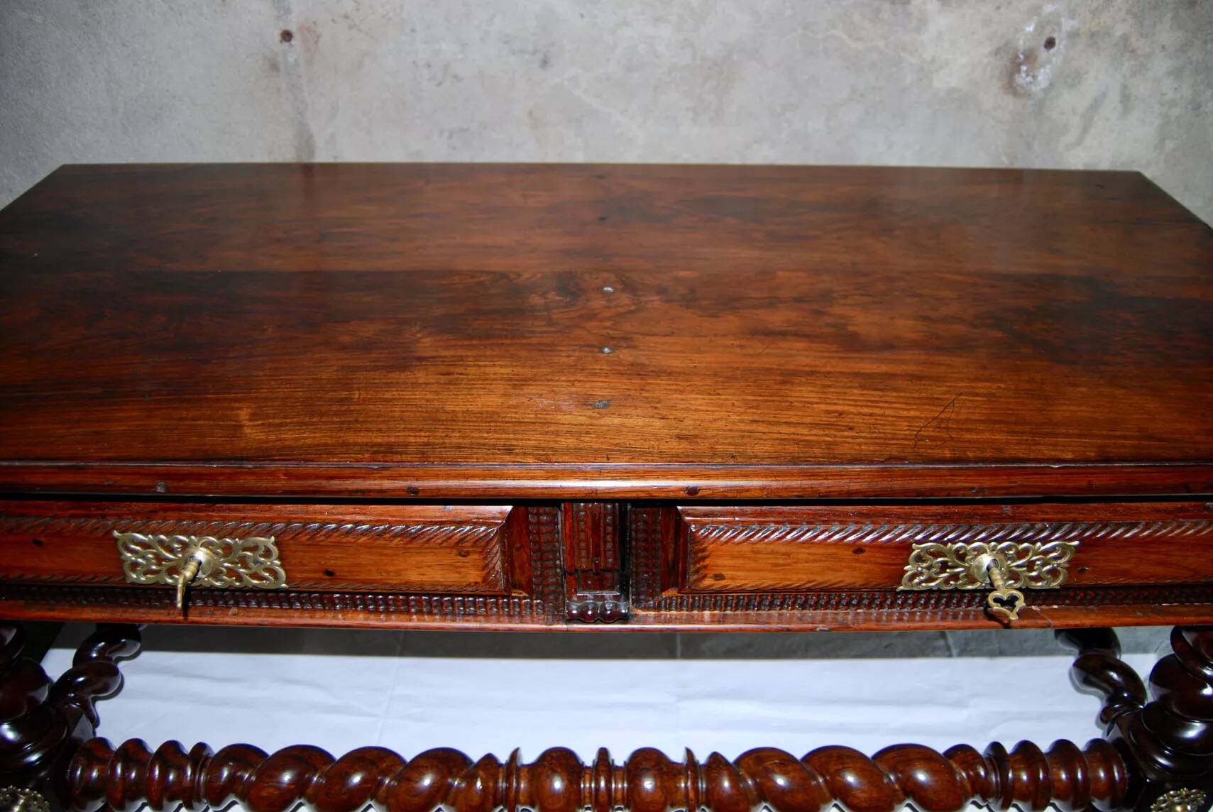 Table basse portugaise en palissandre du Brésil, XVIIIe siècle