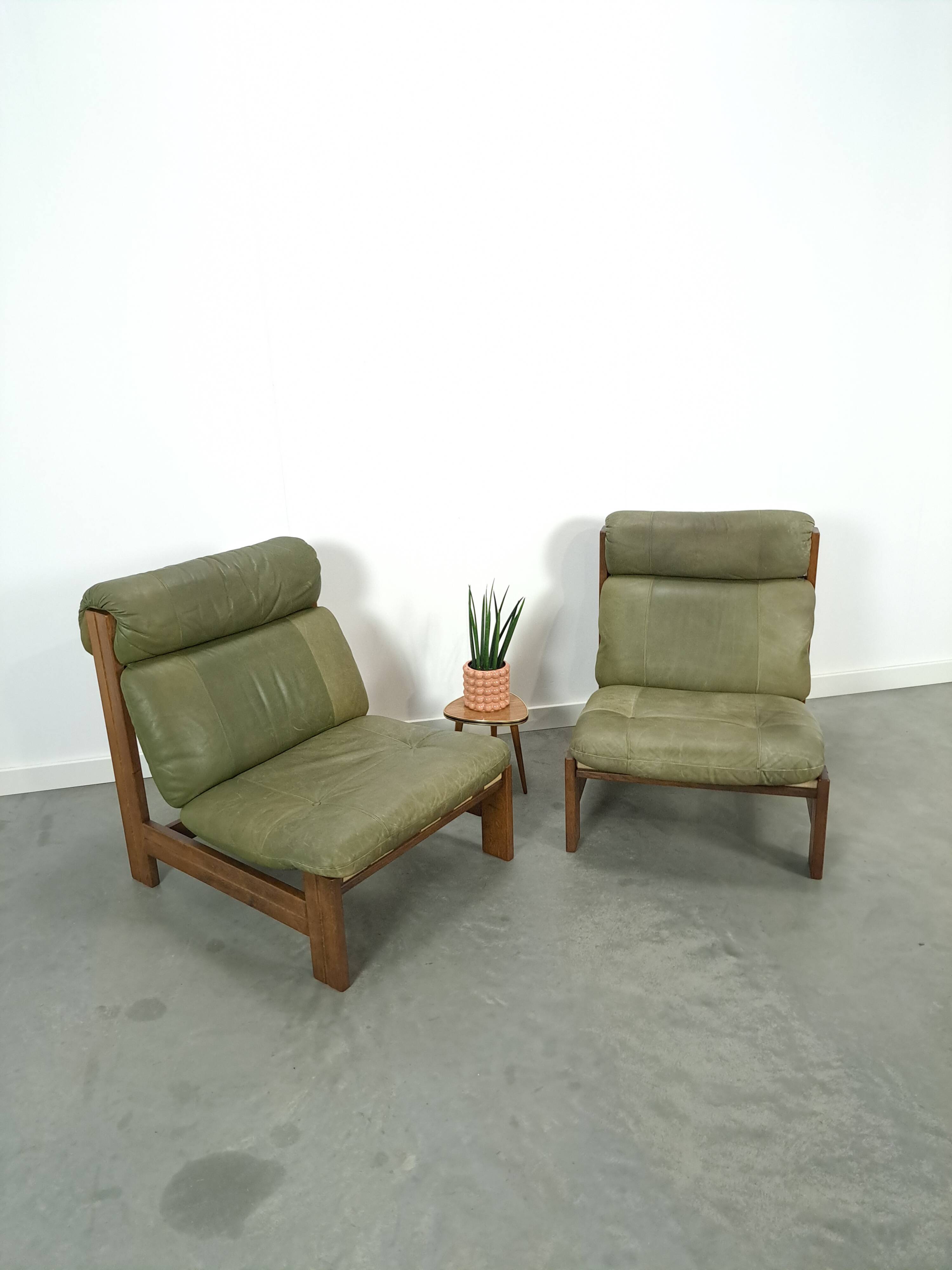 Green leather and oak wood armchair