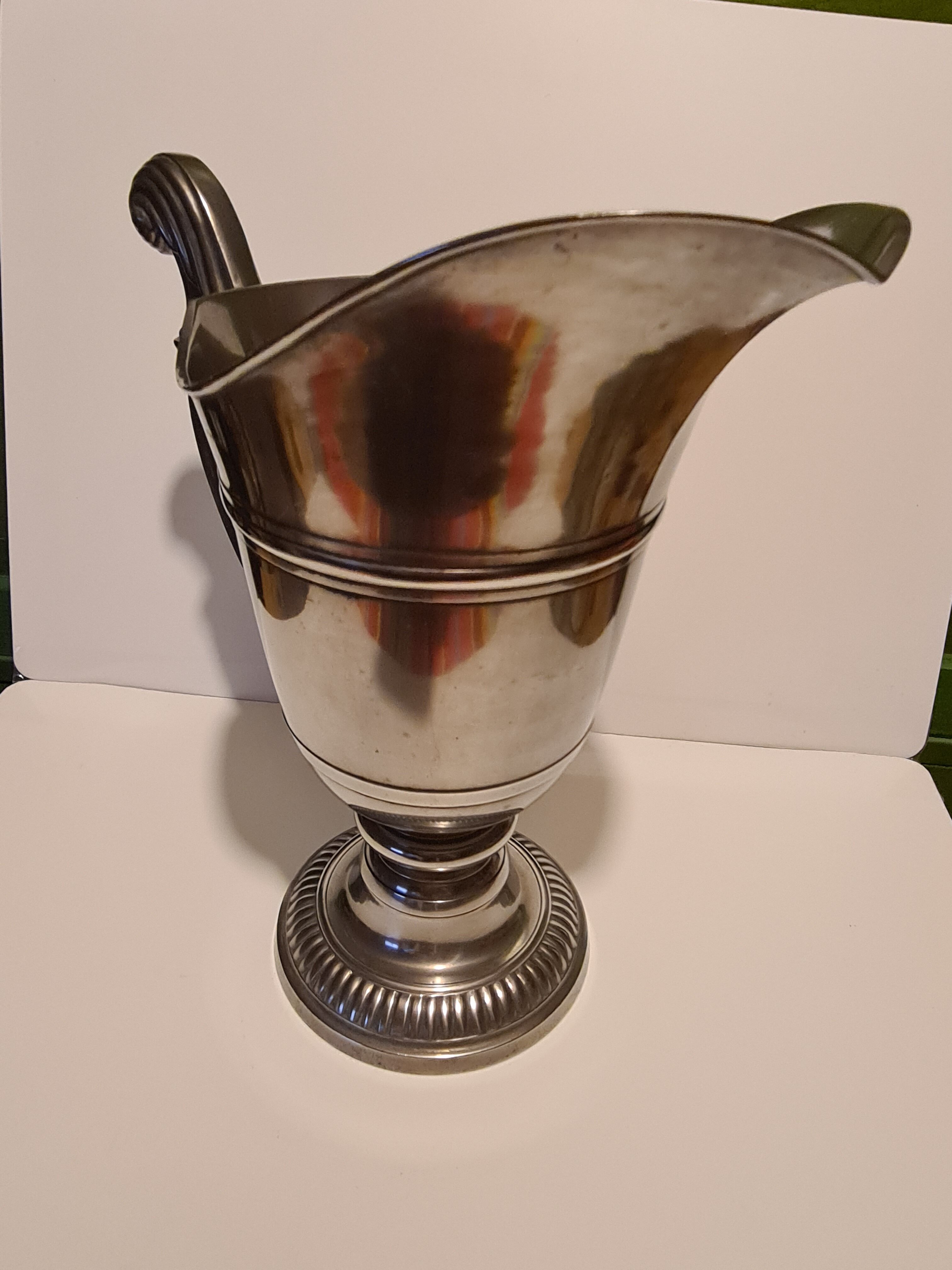 Hanap, drinking vase in fine summer