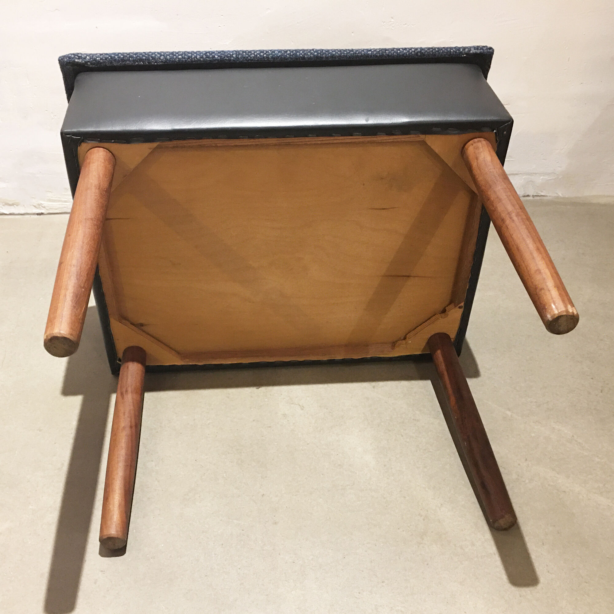 Chest stool, Danish 60