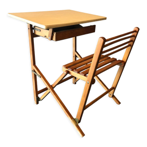 Pupitre et chaise d’école