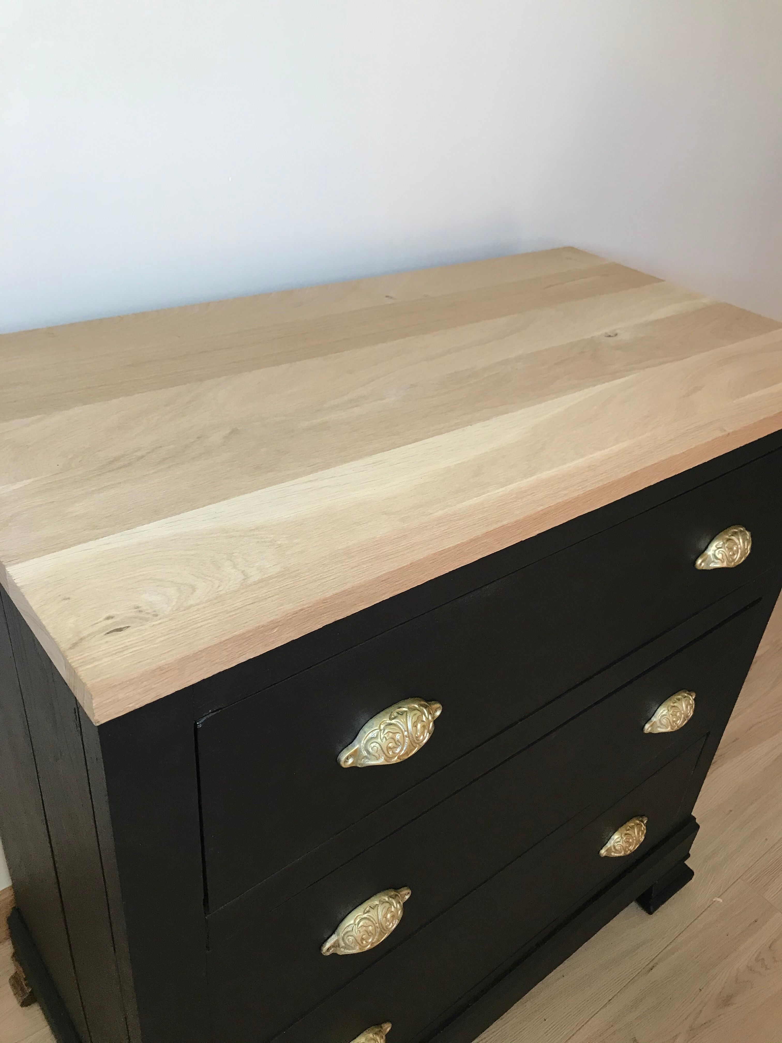 Vintage chest of drawers