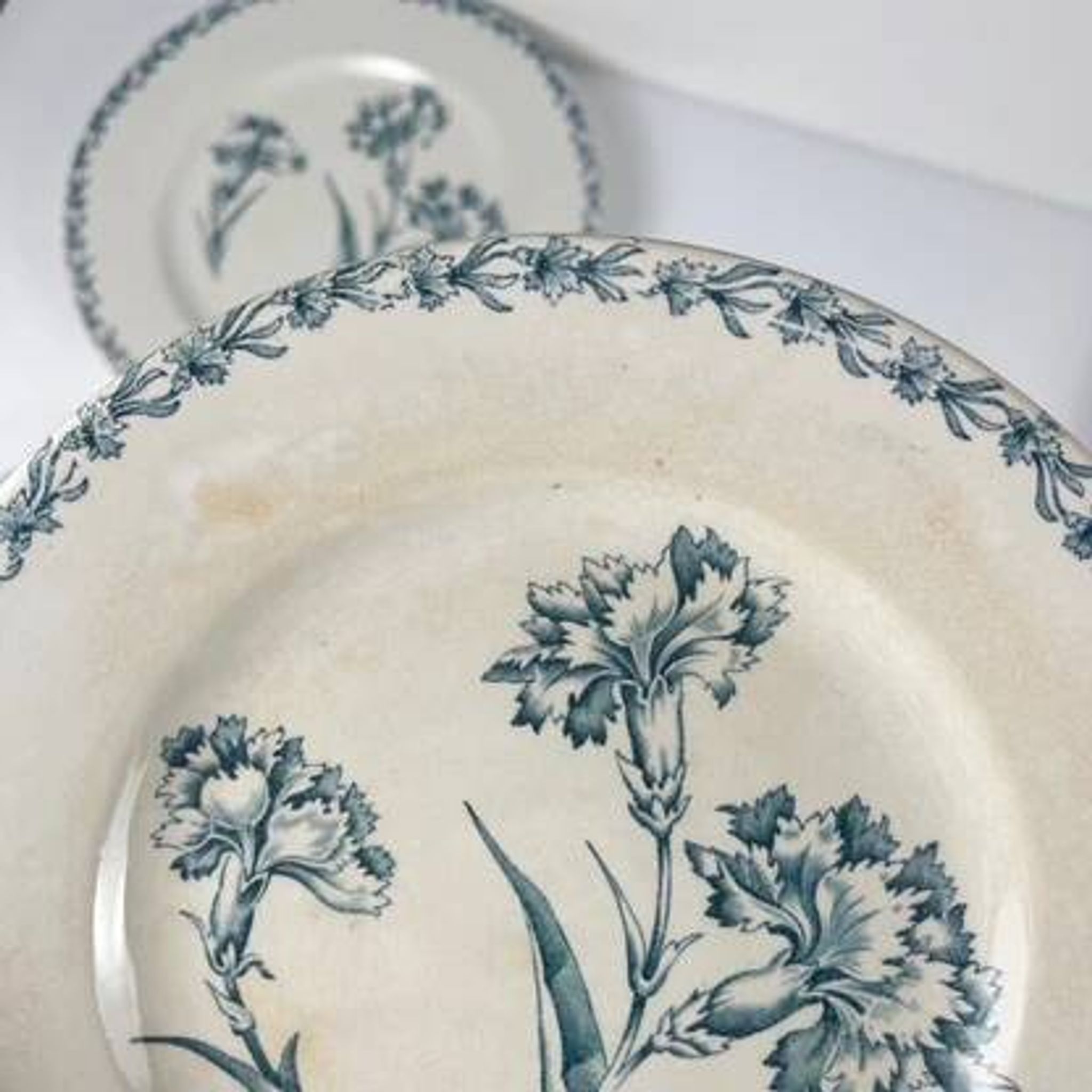 Set of 6 dessert plates model "Carnation", KG Lunéville, ironstone, 19th century.