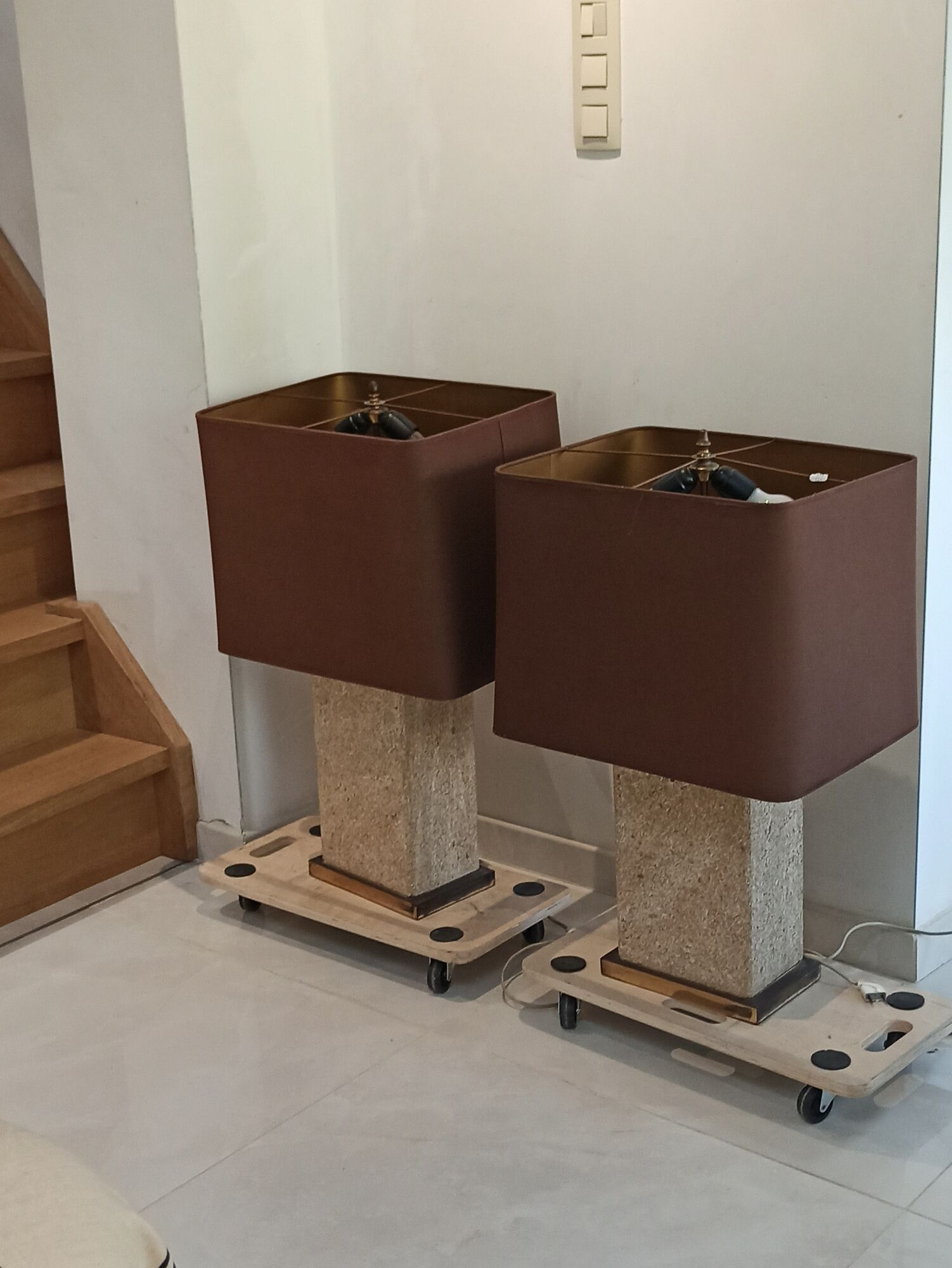 Imposing pair of lamps in Burgundy stone and brass art deco period