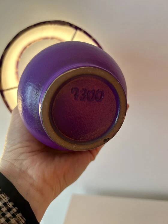 Expressive table lamp in Plum Black made from a vintage design vase by WGP.