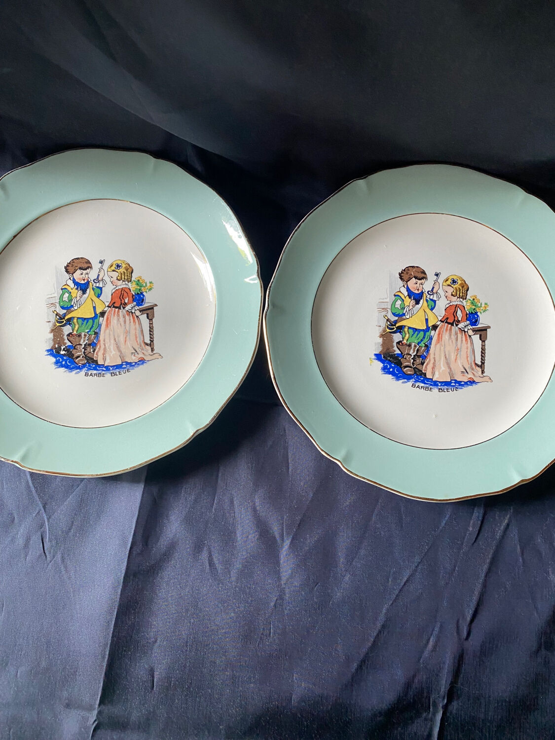 Perrault's tales cake service