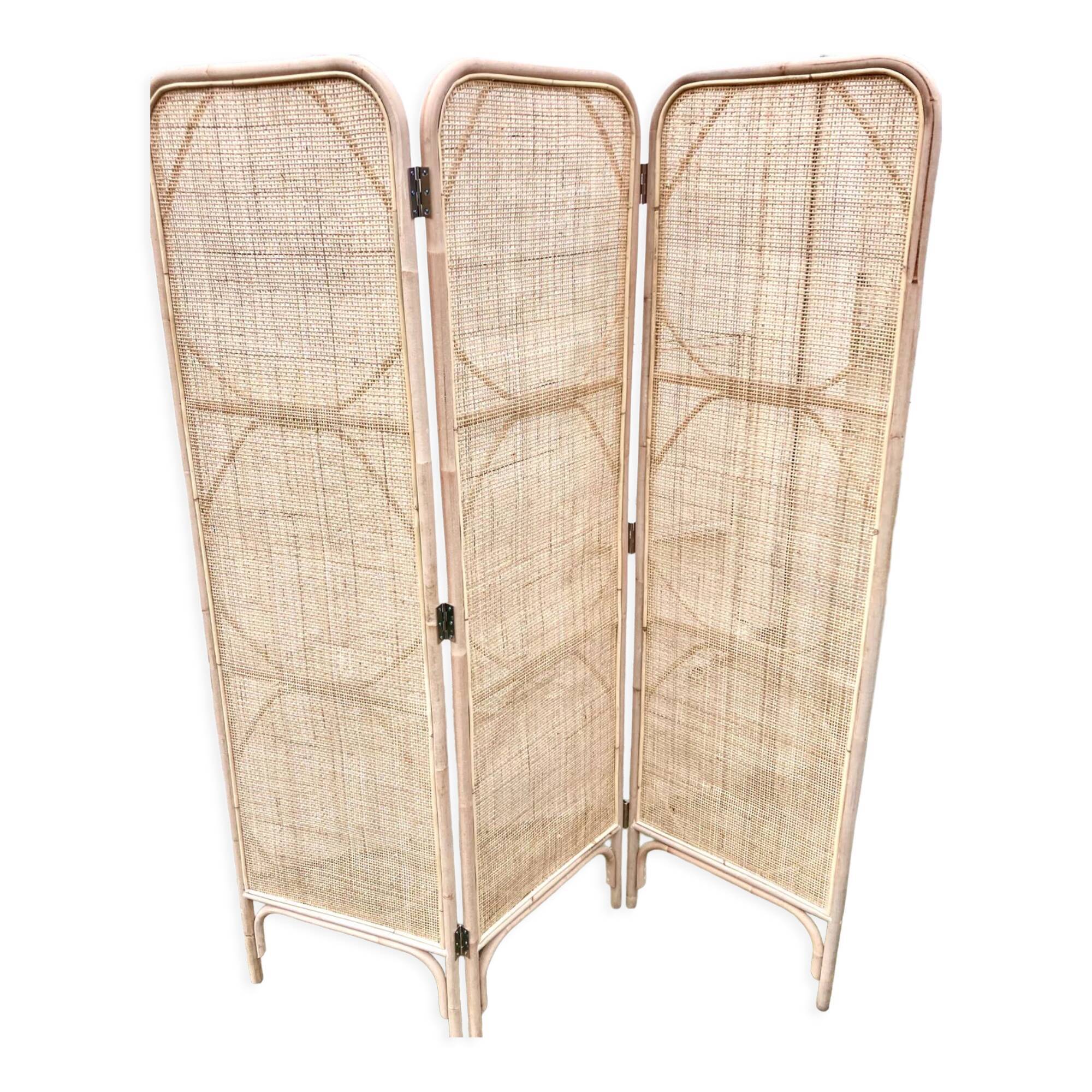 Canage triptych screen