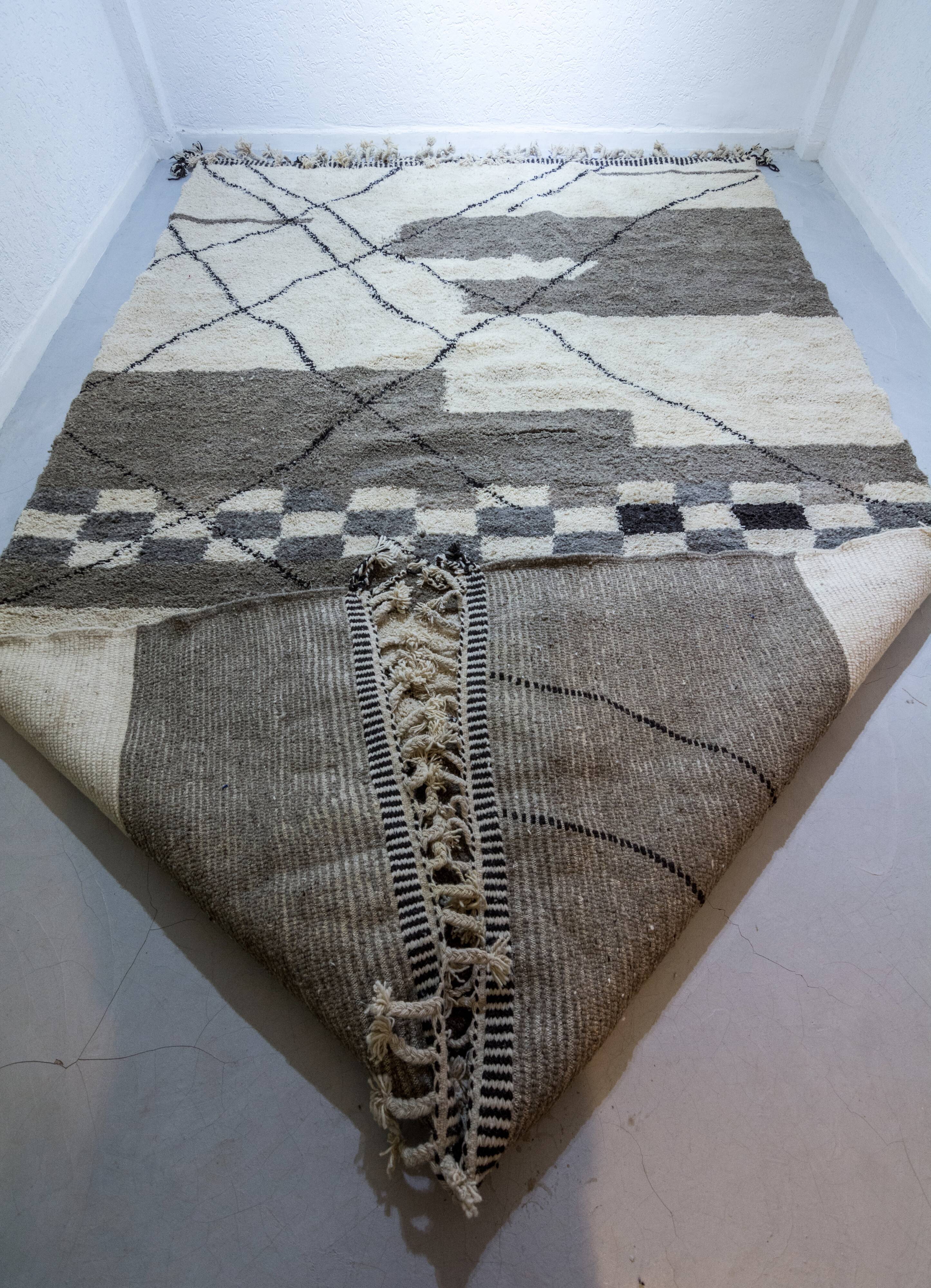 Carpet Beniourain authentic 340x225cm