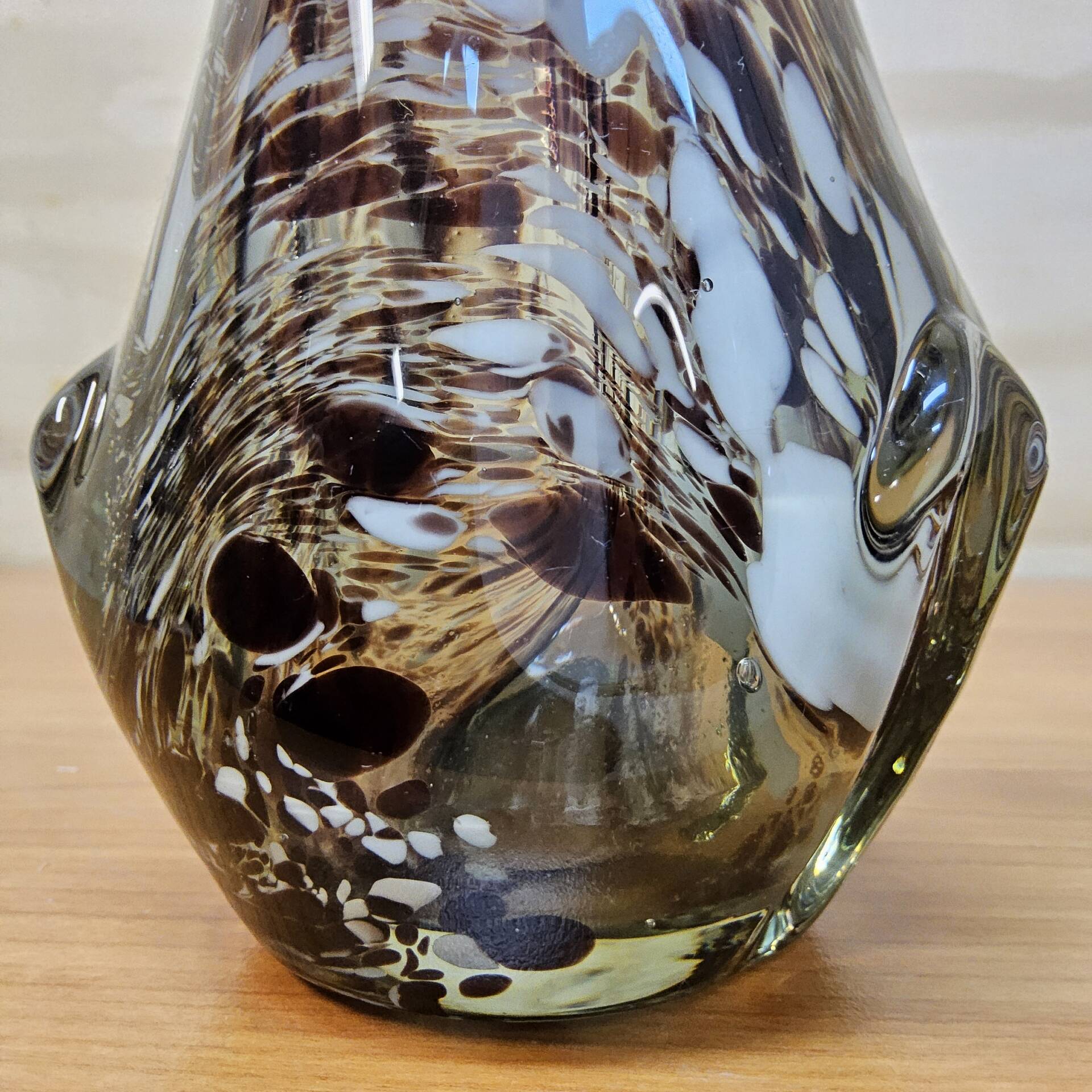 Vintage Murano glass vase, amber/white speckled finger vase