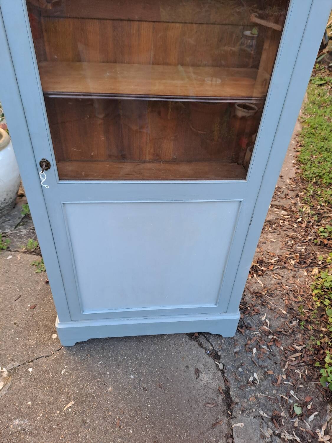 19th century glass cabinet with 1 door
