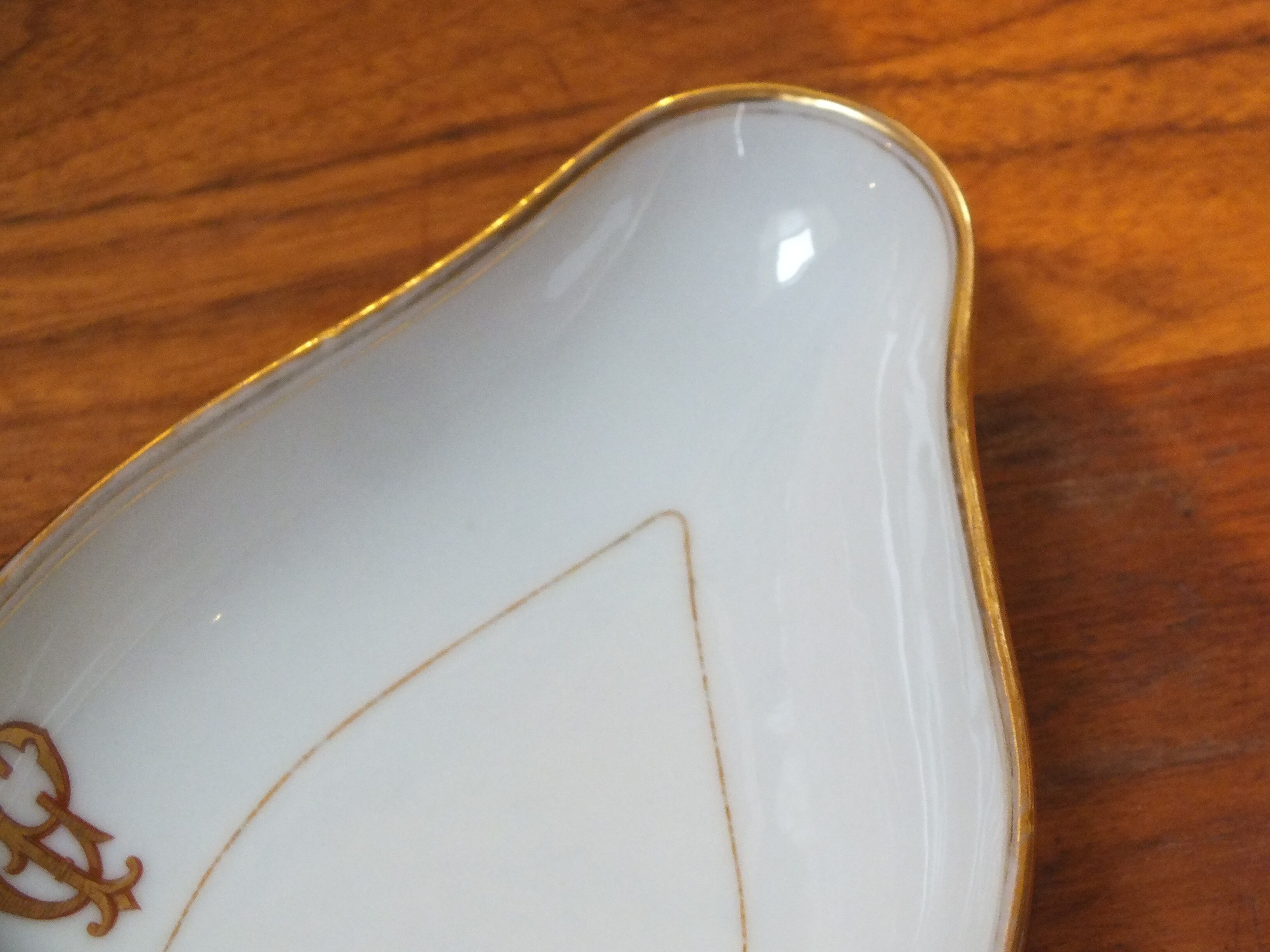 Antique ravier in white porcelain and gold Axe & Pépin in Vierzon