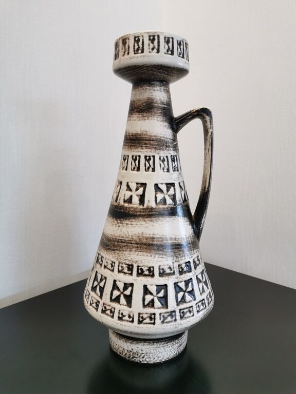 Vintage cone vase Ilkra geometric design