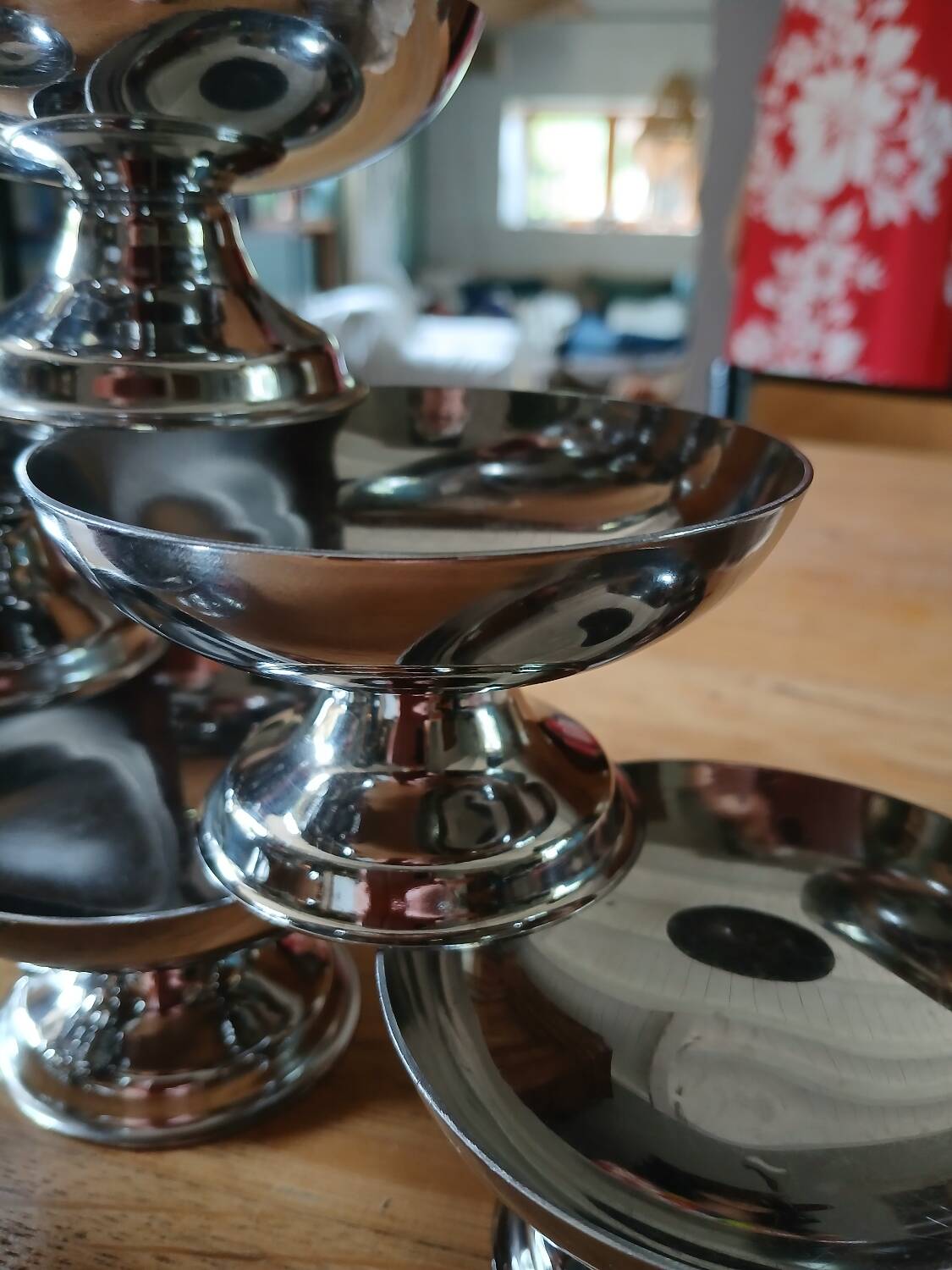 13 stainless steel ice cream cups + serving trolley