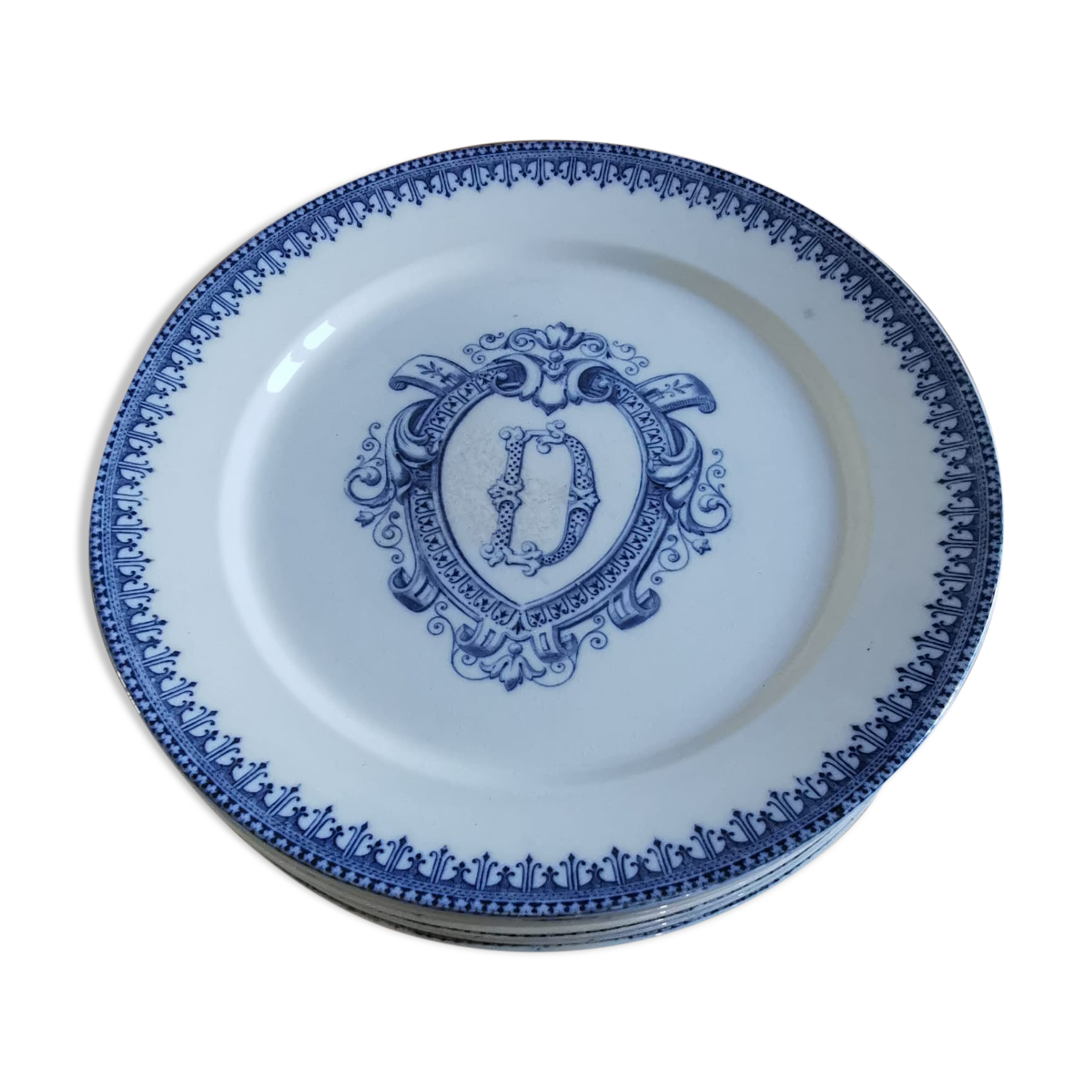 Serving 10 plates in iron earth