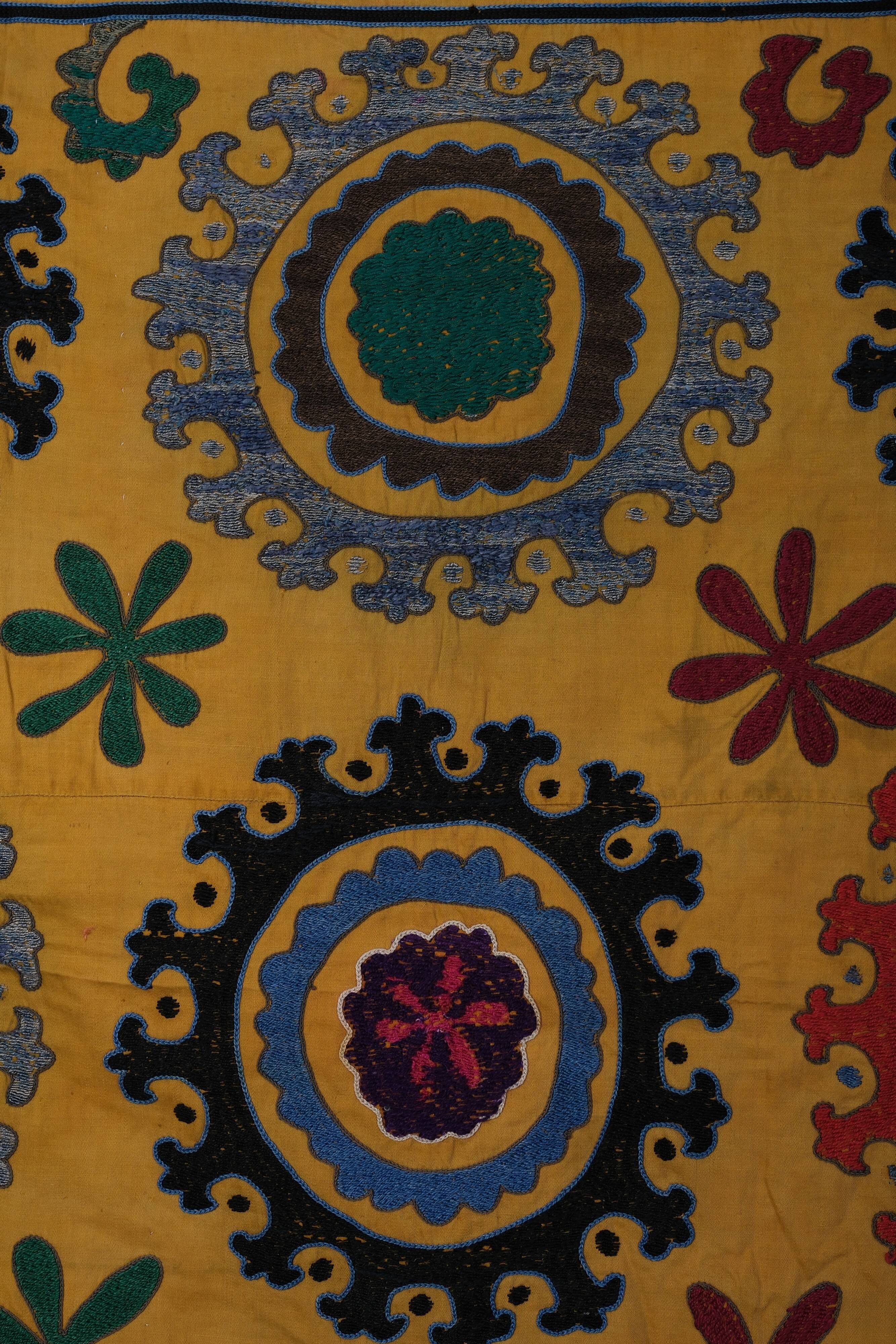 Hand knotted rug, vintage Turkish rug 116x150 cm