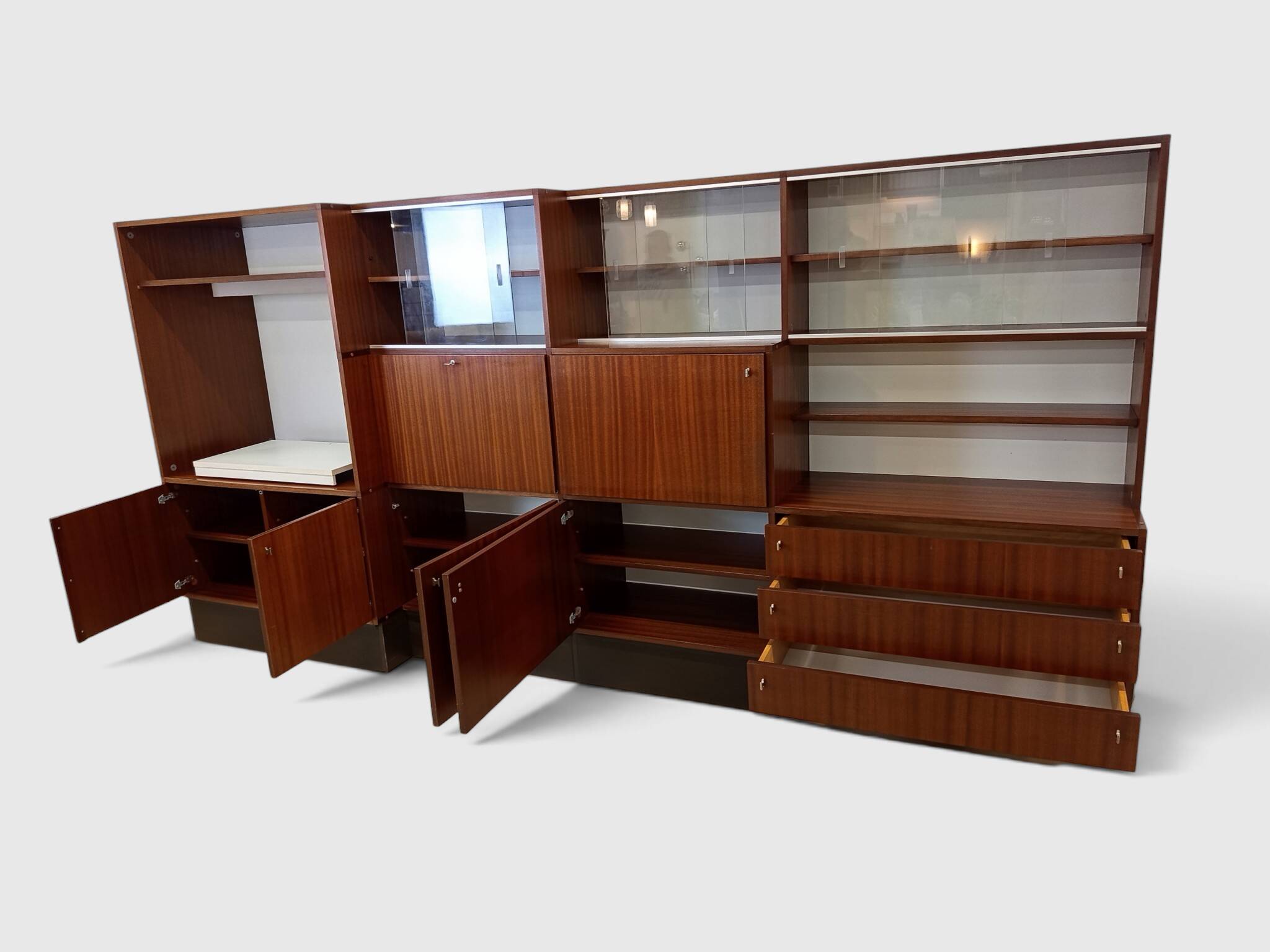 Modular furniture Les Hucher Minvielle – 338 cm