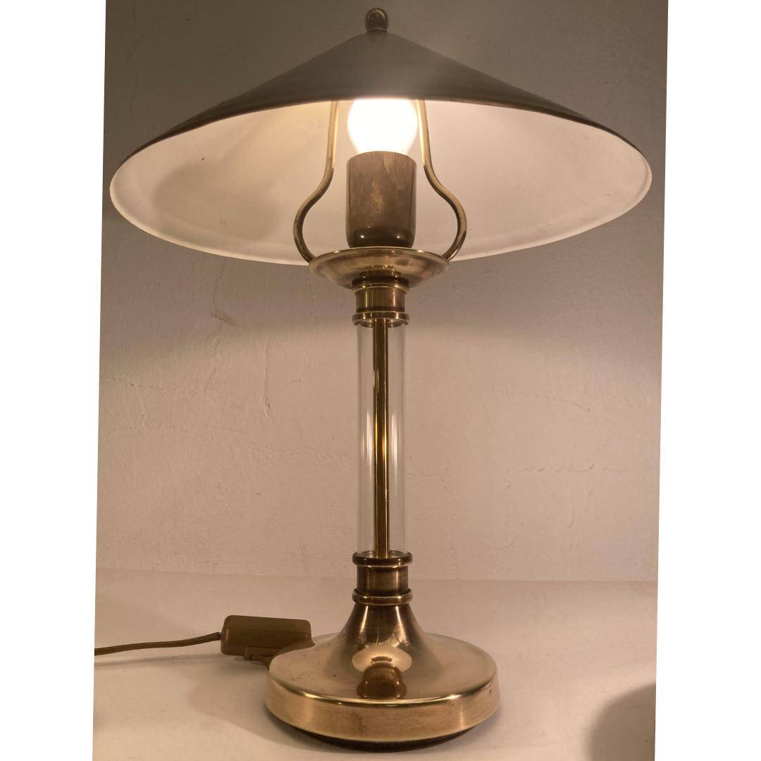 Lampe de table ou de bureau art déco en lucite et laiton