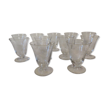 11 apéritf Art Deco glass suite