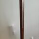 Toise de mesure ancienne en bois sur socle