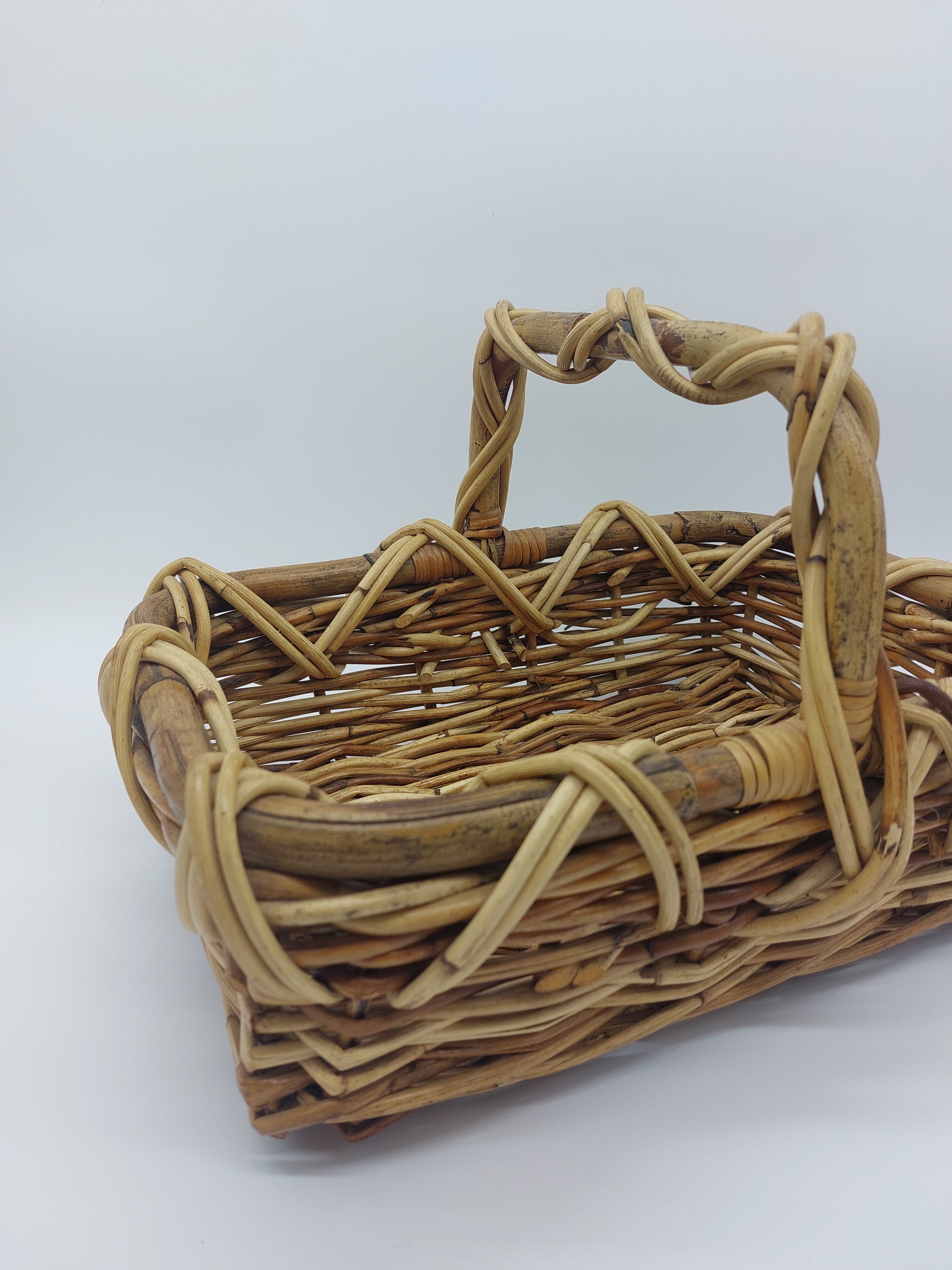 Wicker basket