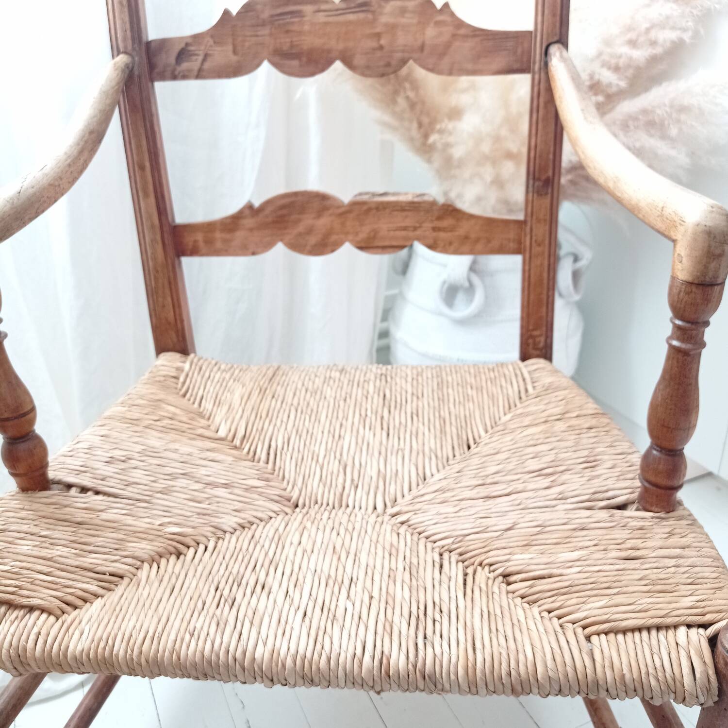 Straw country armchair