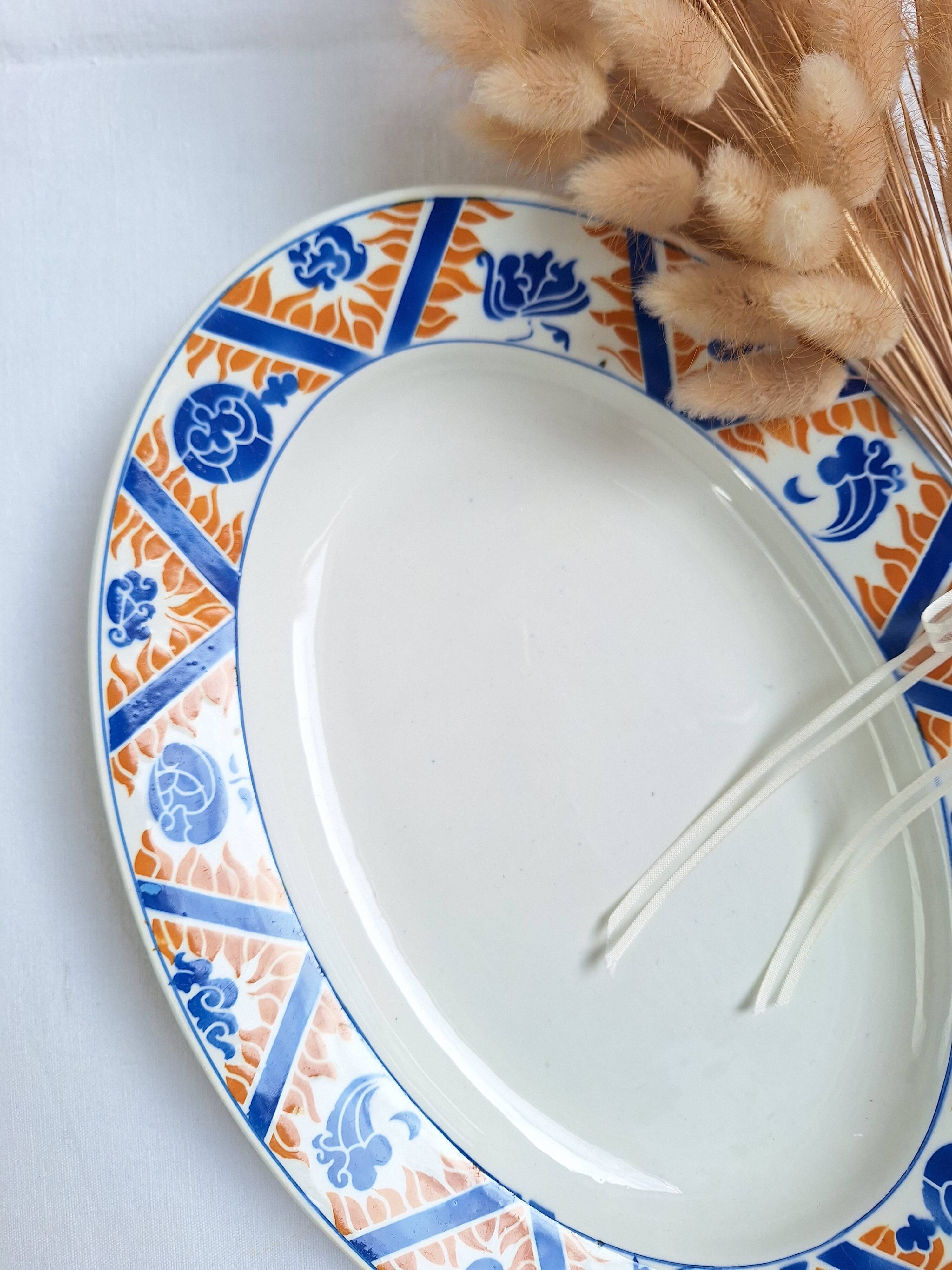 Oval plate Moulin des Loups Canada blue and orange, 1920-40