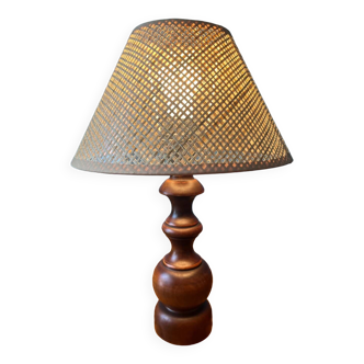 Wooden foot table lamp with lampshade