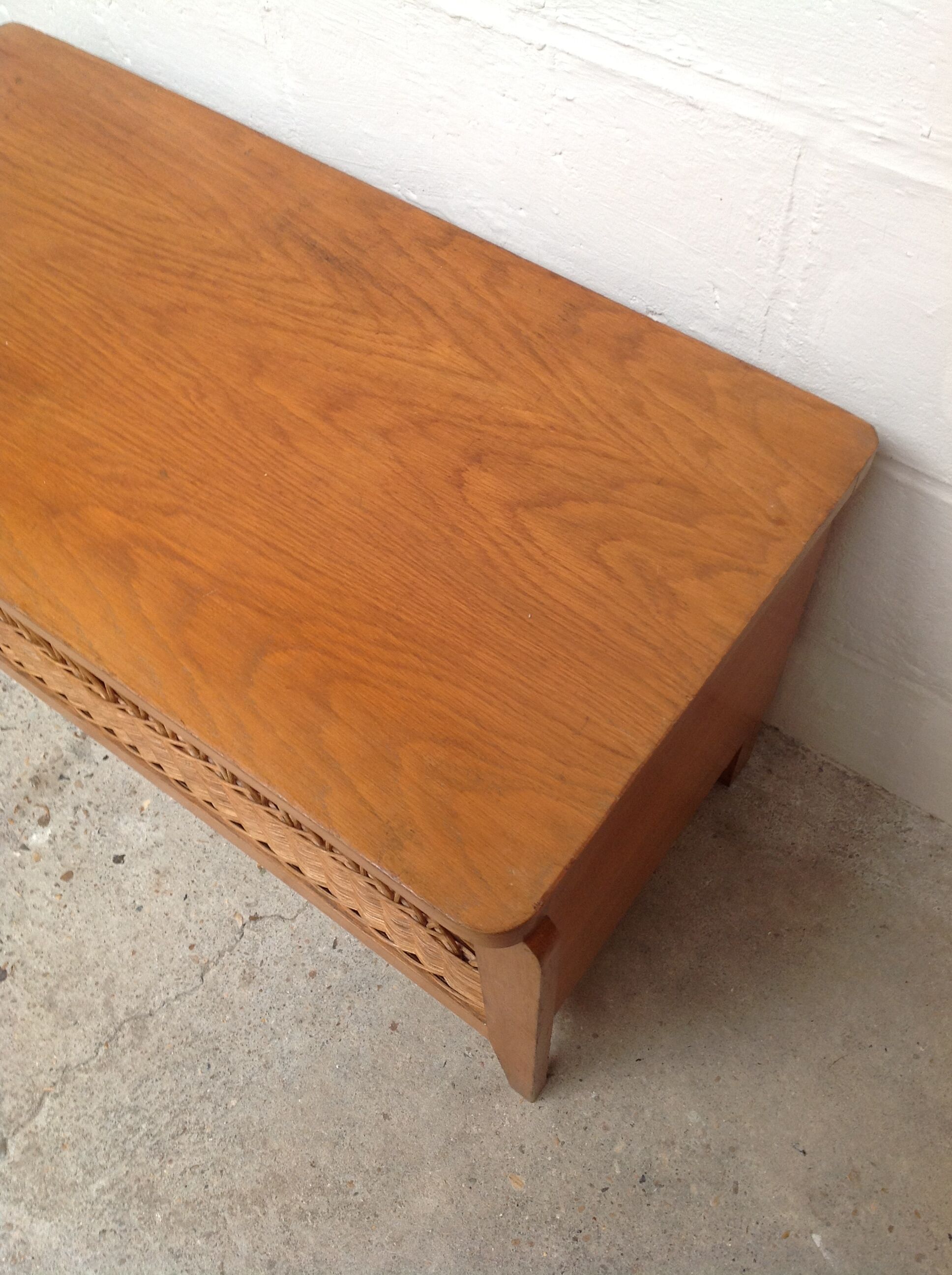 Banc coffre en bois et rotin vintage
