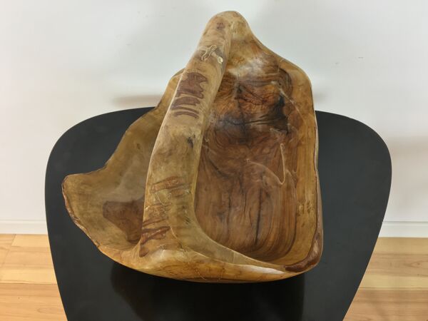 Panier en bois d'olivier brutaliste