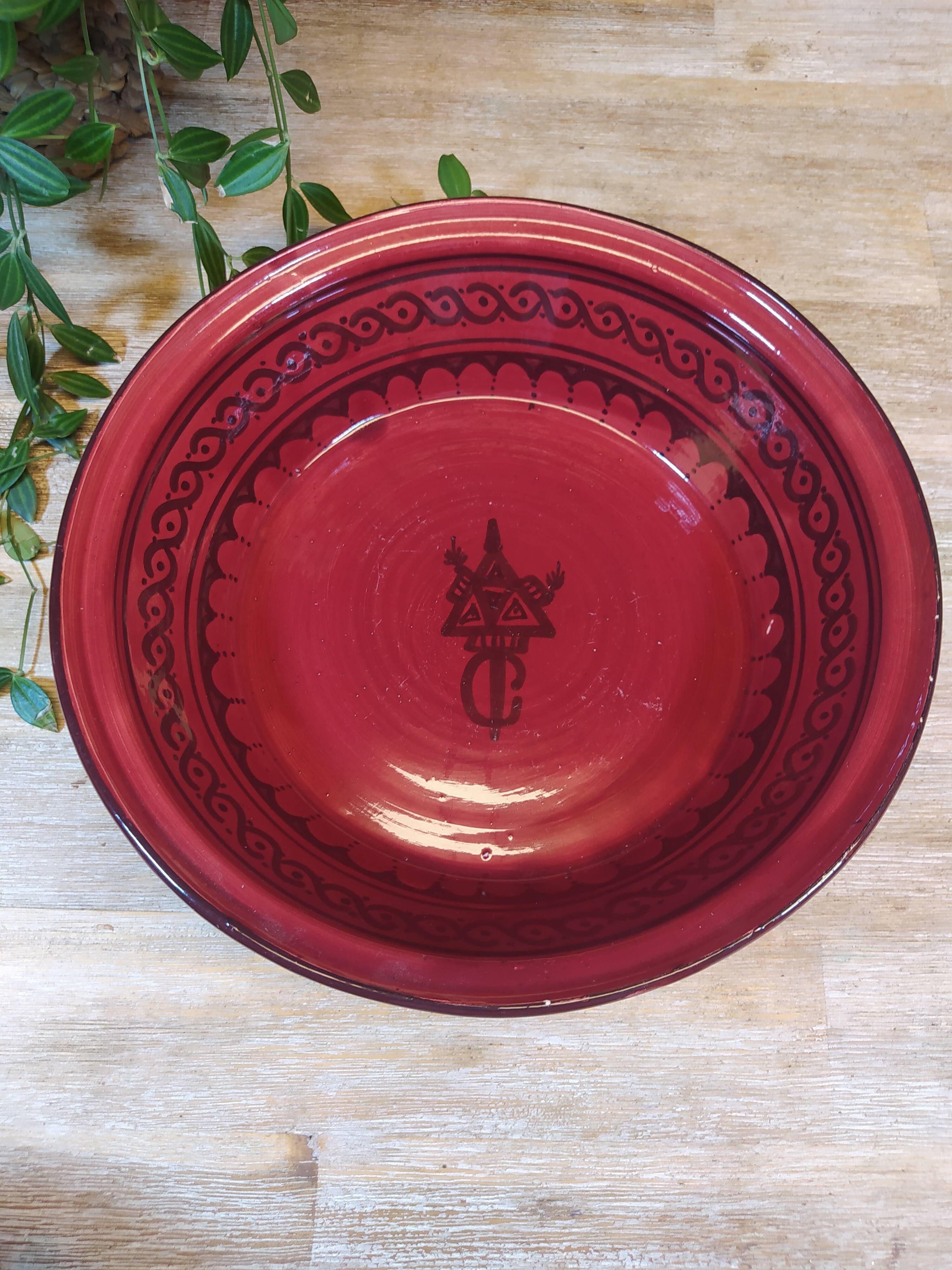 Set of 3 red salad bowls