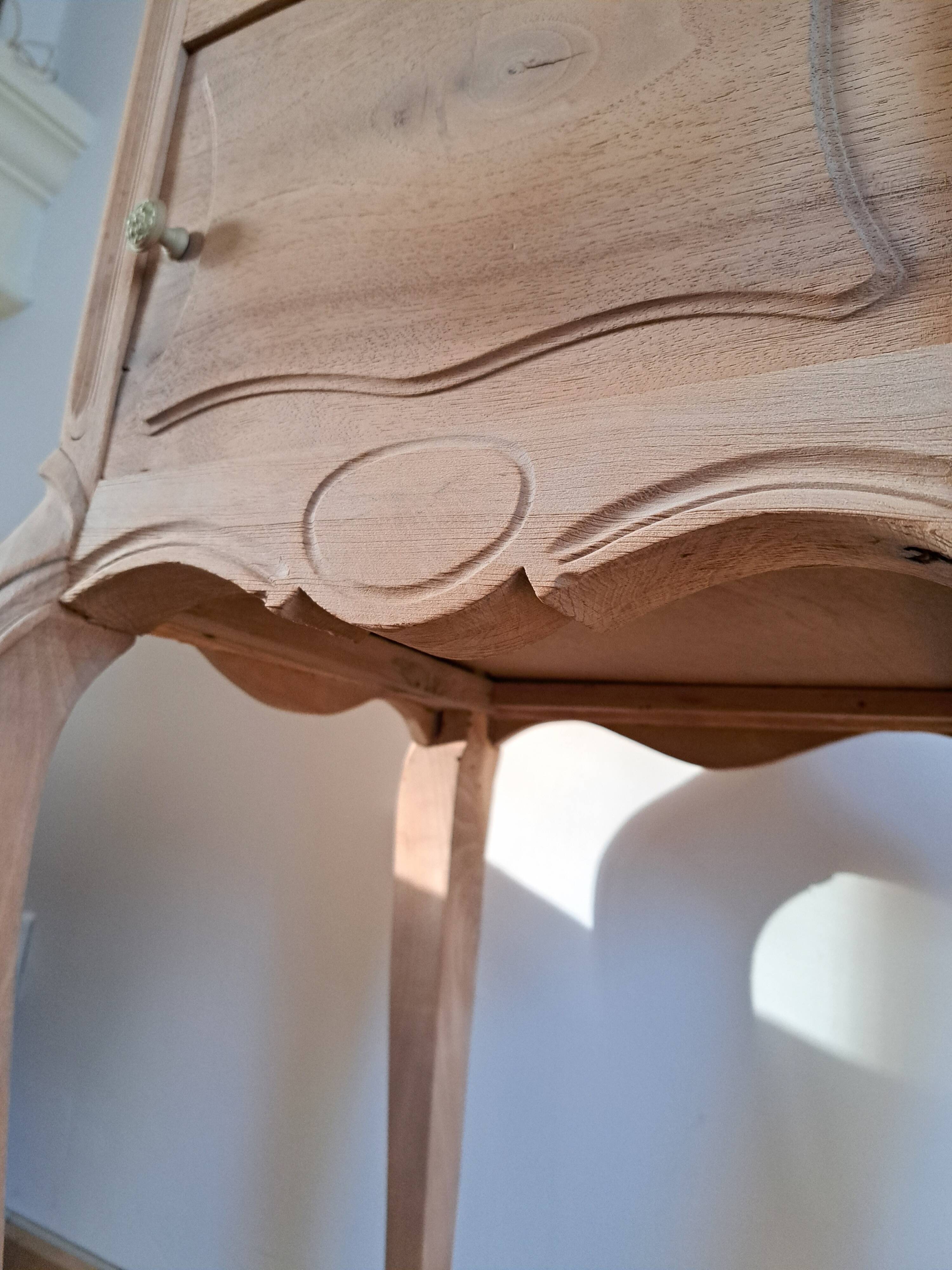 Table d'appoint chevet de style louis XV bois clair