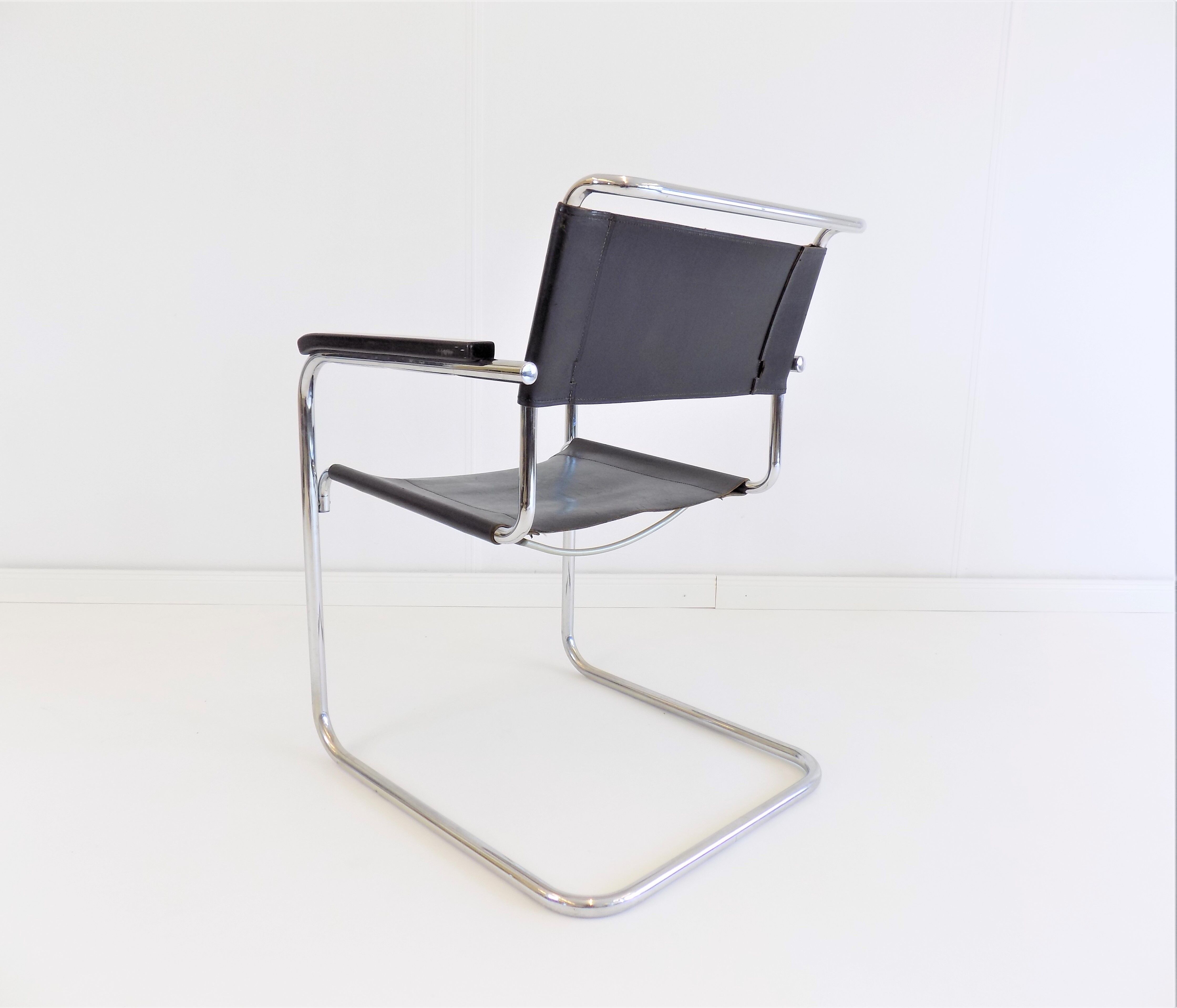 Set de 4 fauteuils Thonet S34 cuir cantilever par Mart Stam