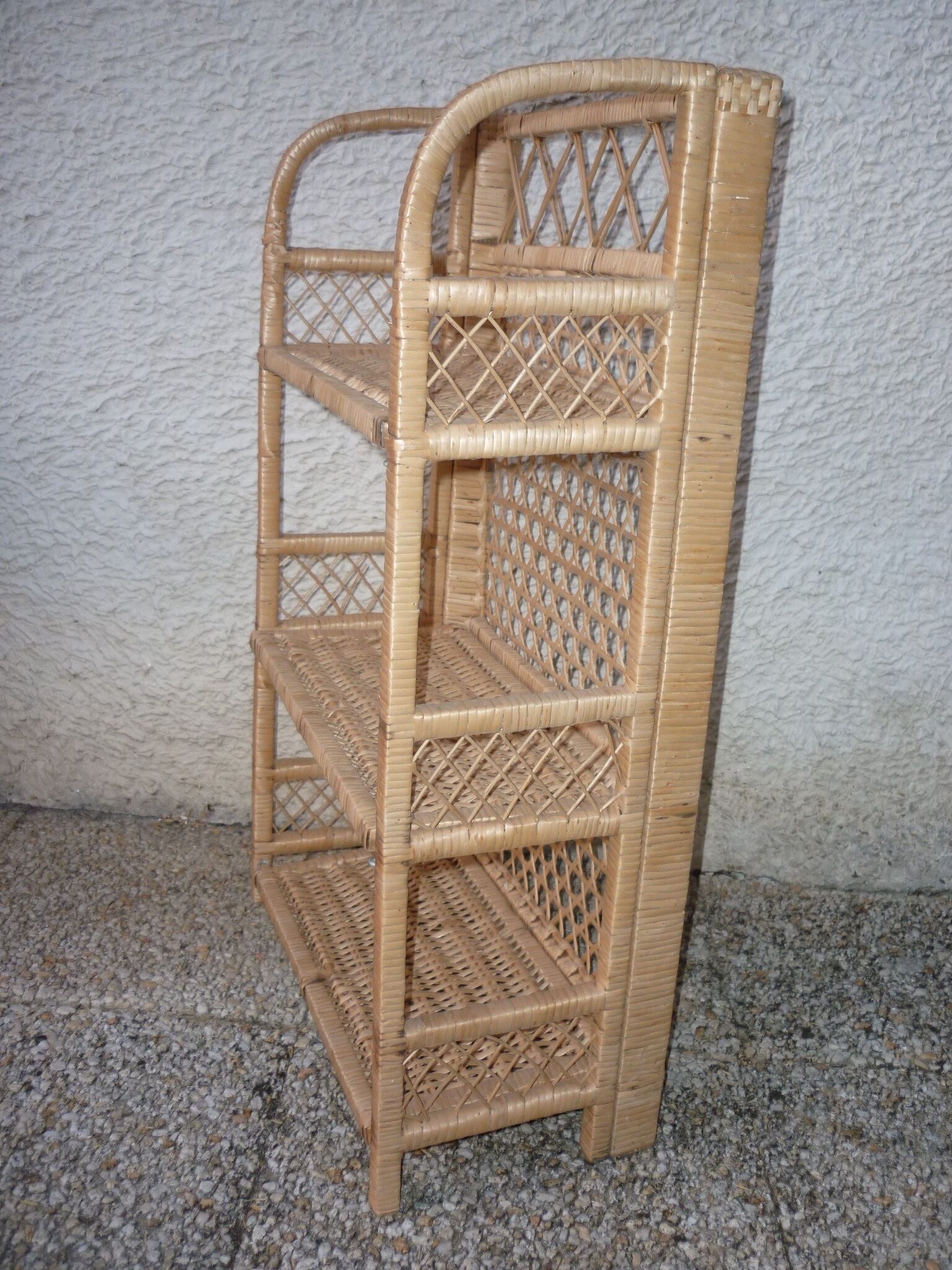 Rattan and wicker folding shelf
